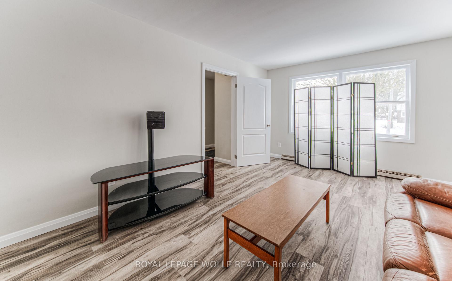 Photo 9 of 42 Cardill Crescent, Waterloo — HOMEH