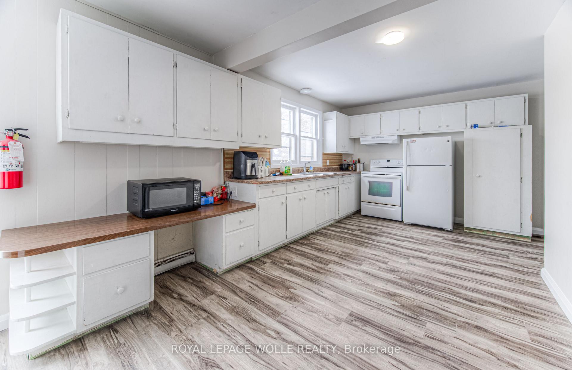 Photo 11 of 42 Cardill Crescent, Waterloo — HOMEH