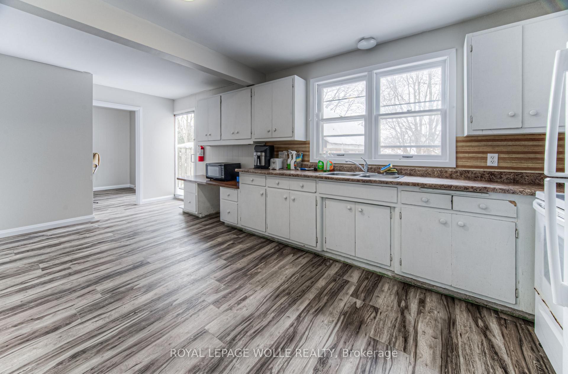 Photo 14 of 42 Cardill Crescent, Waterloo — HOMEH