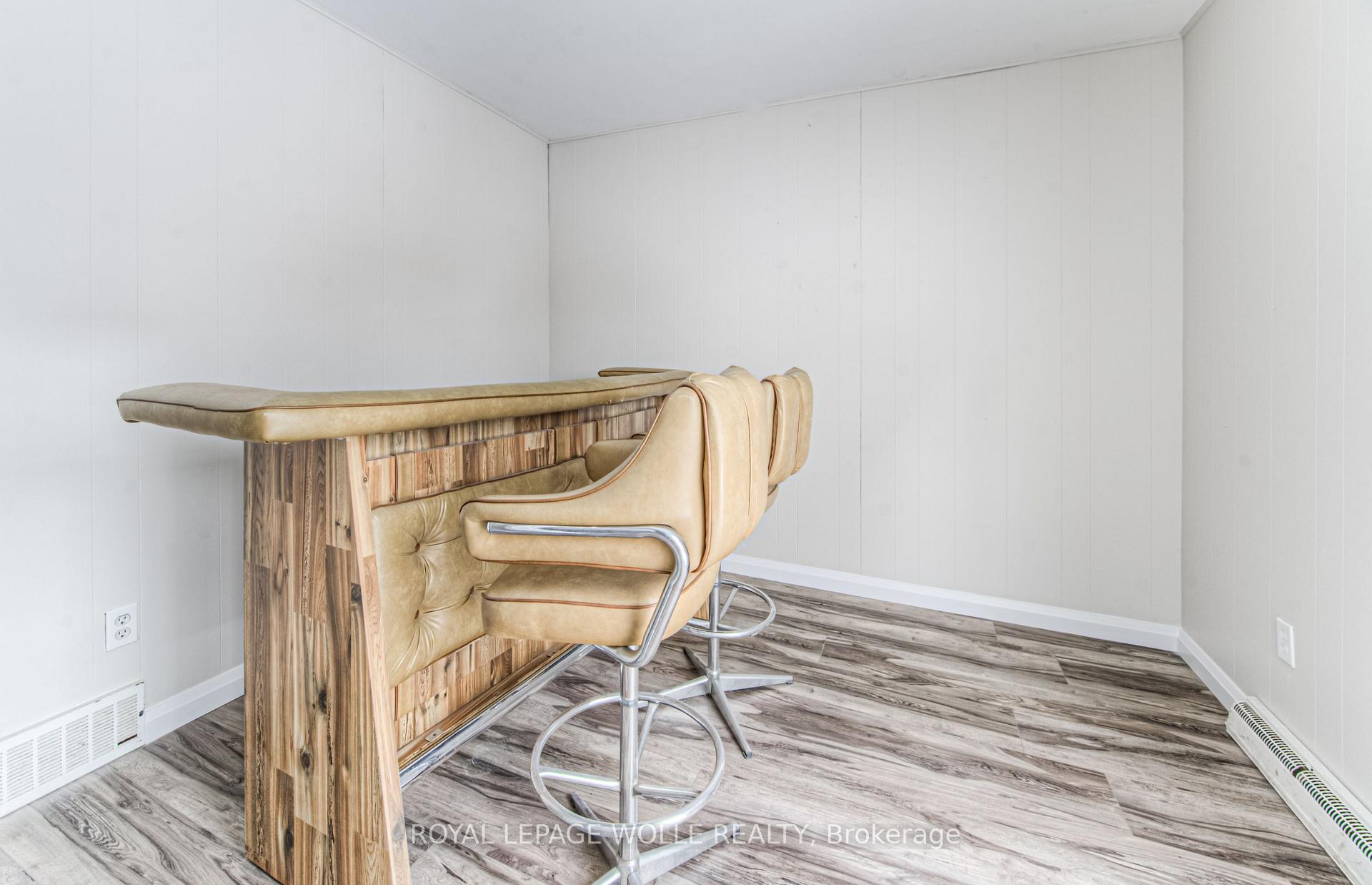 Photo 16 of 42 Cardill Crescent, Waterloo — HOMEH