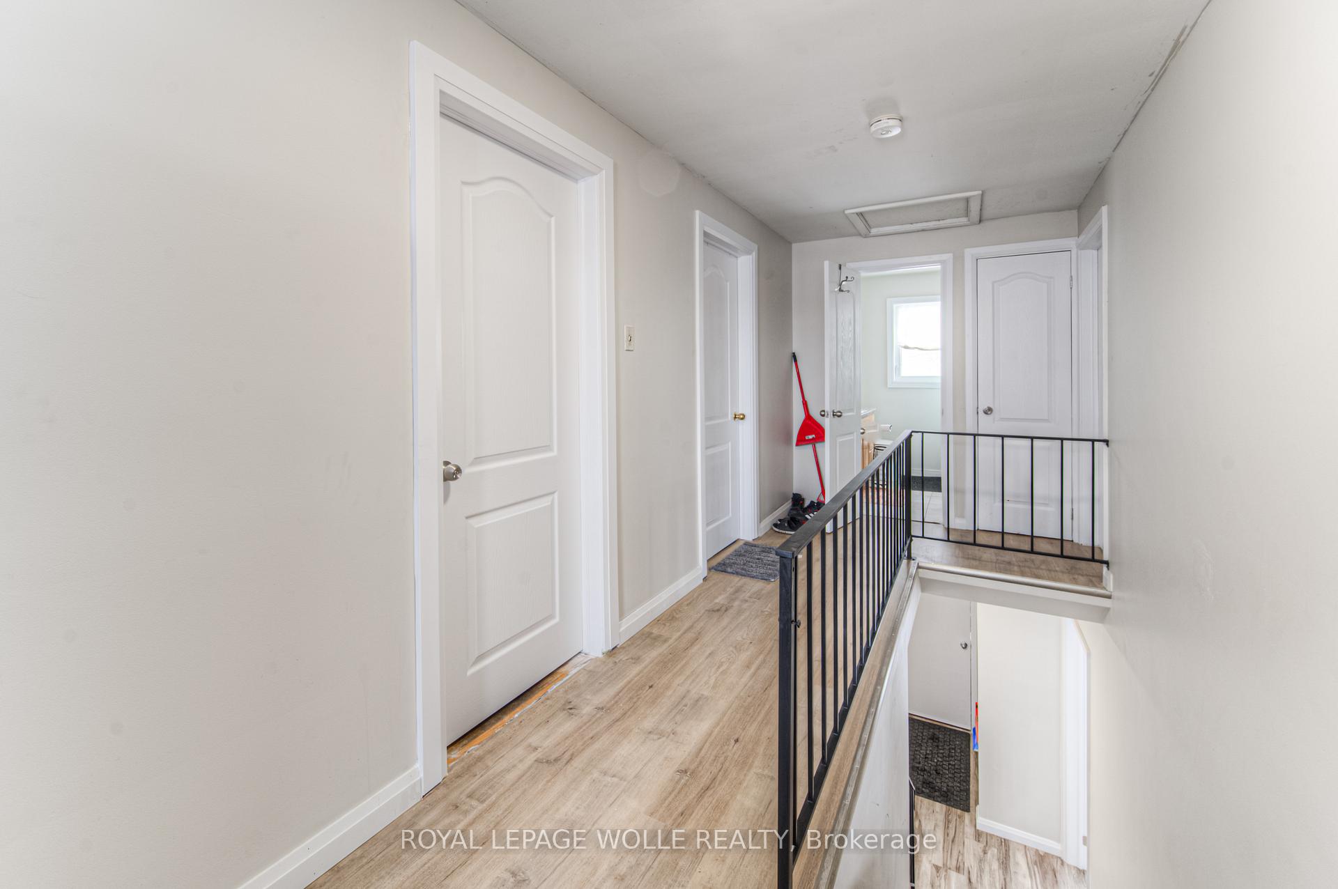 Photo 18 of 42 Cardill Crescent, Waterloo — HOMEH