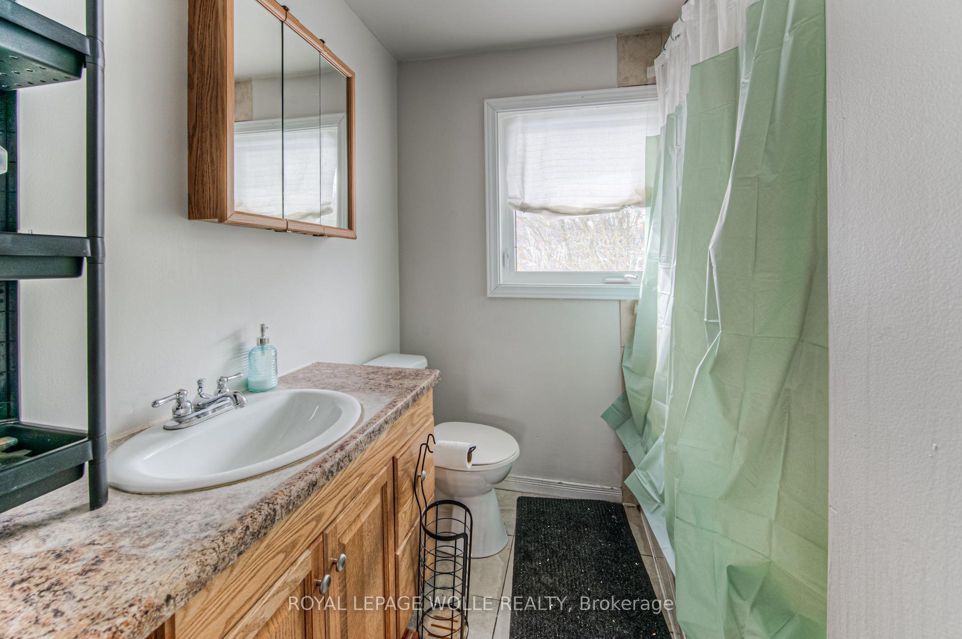 Photo 19 of 42 Cardill Crescent, Waterloo — HOMEH