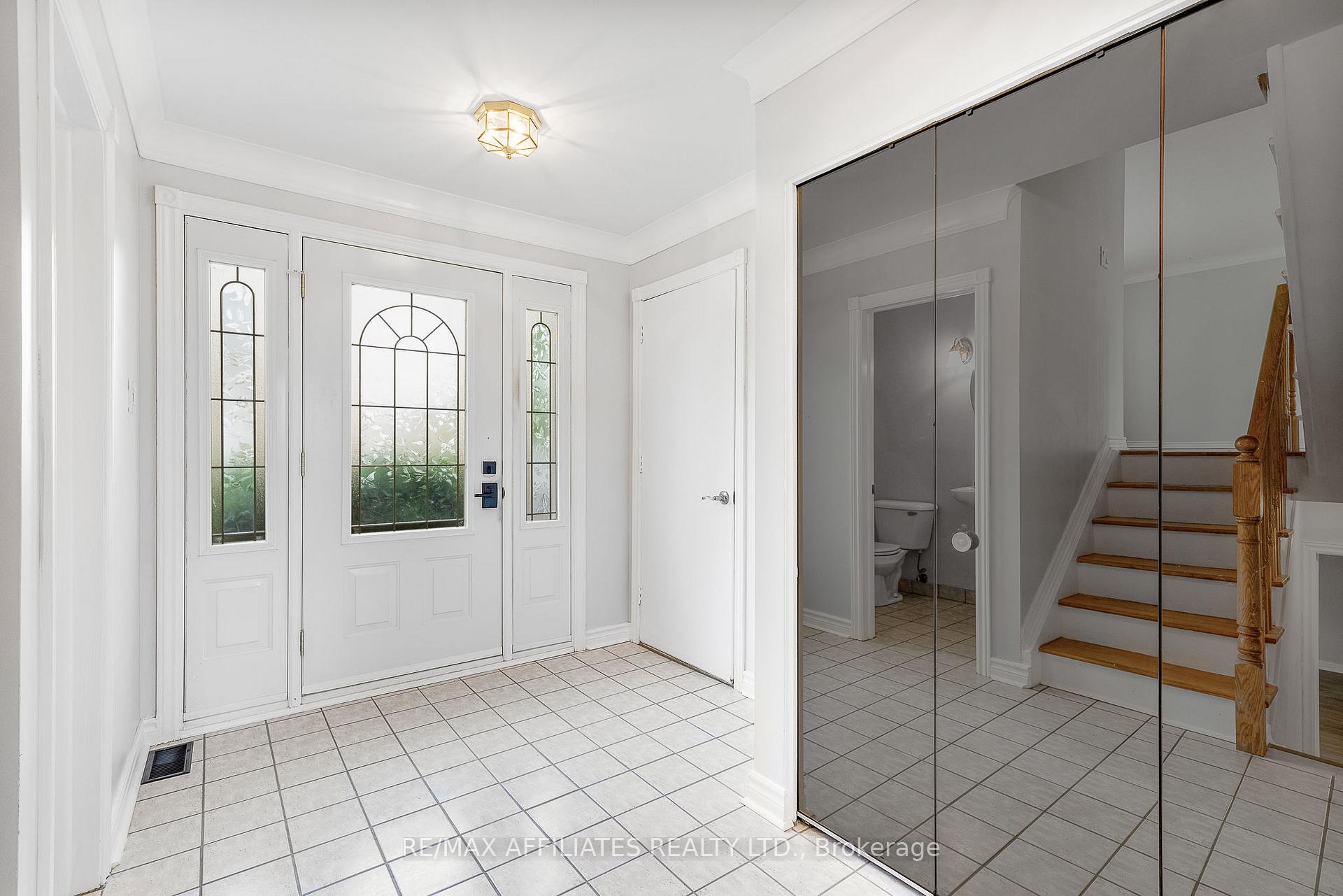 Photo 3 of 1860 Florida Avenue, Ottawa, Guildwood Estates - Urbandale Acres — HOMEH