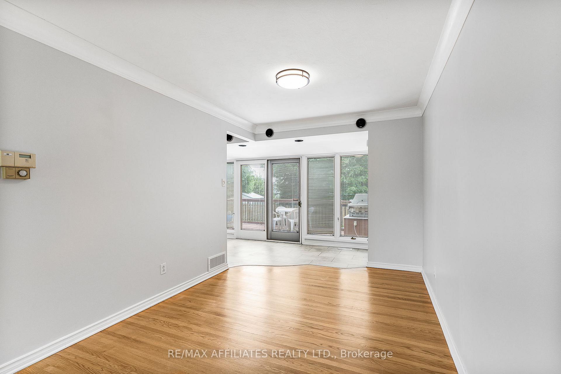 Photo 11 of 1860 Florida Avenue, Ottawa, Guildwood Estates - Urbandale Acres — HOMEH