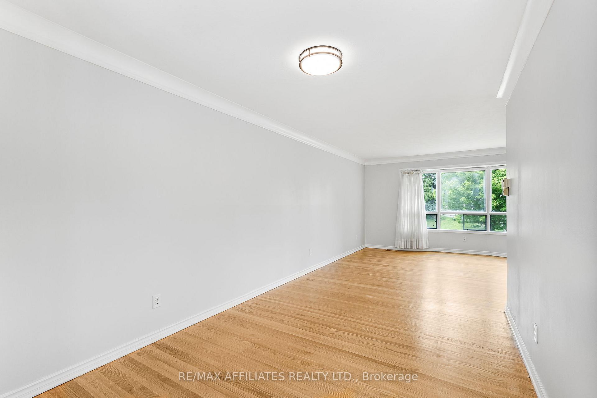 Photo 12 of 1860 Florida Avenue, Ottawa, Guildwood Estates - Urbandale Acres — HOMEH