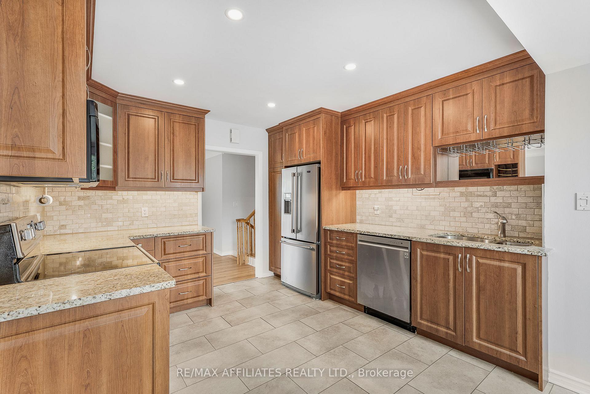 Photo 15 of 1860 Florida Avenue, Ottawa, Guildwood Estates - Urbandale Acres — HOMEH