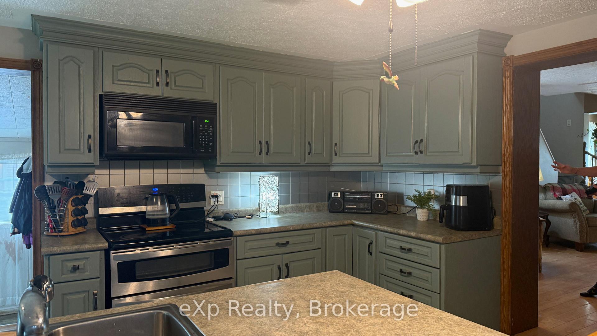 Photo 4 of 182 4th Street SW, Arran-Elderslie — HOMEH