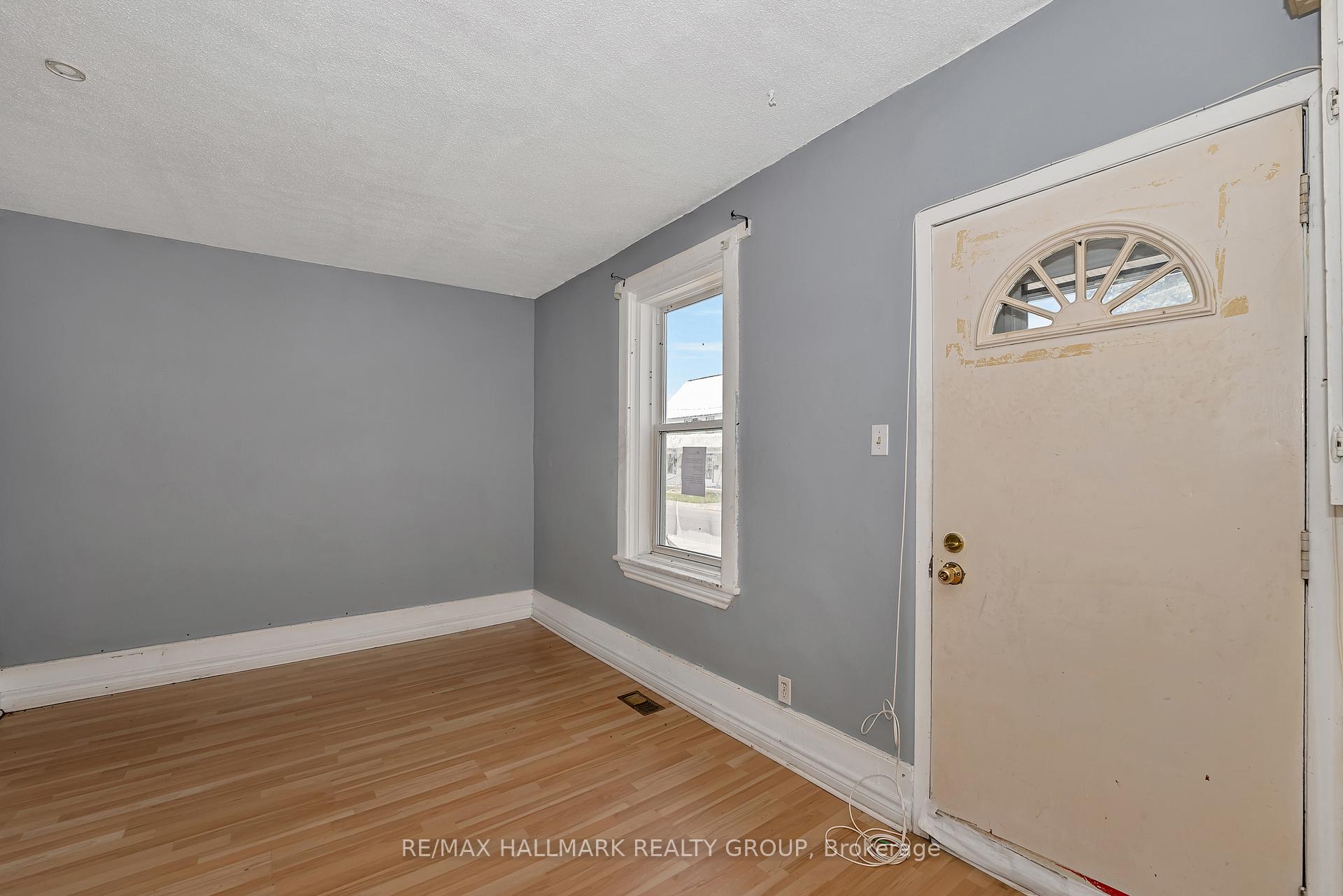 Photo 17 of 243 Harriet Street, Arnprior — HOMEH