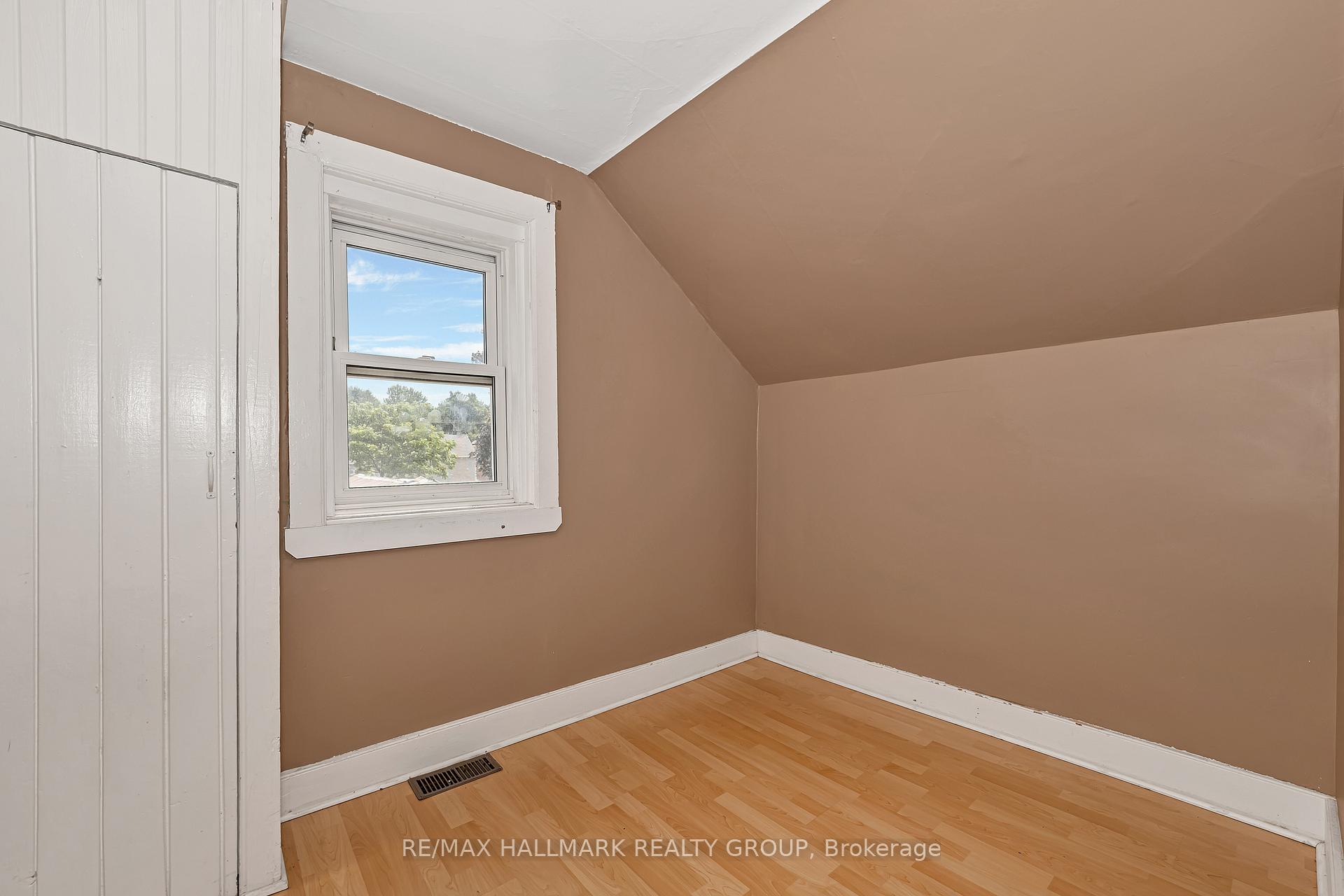Photo 27 of 243 Harriet Street, Arnprior — HOMEH