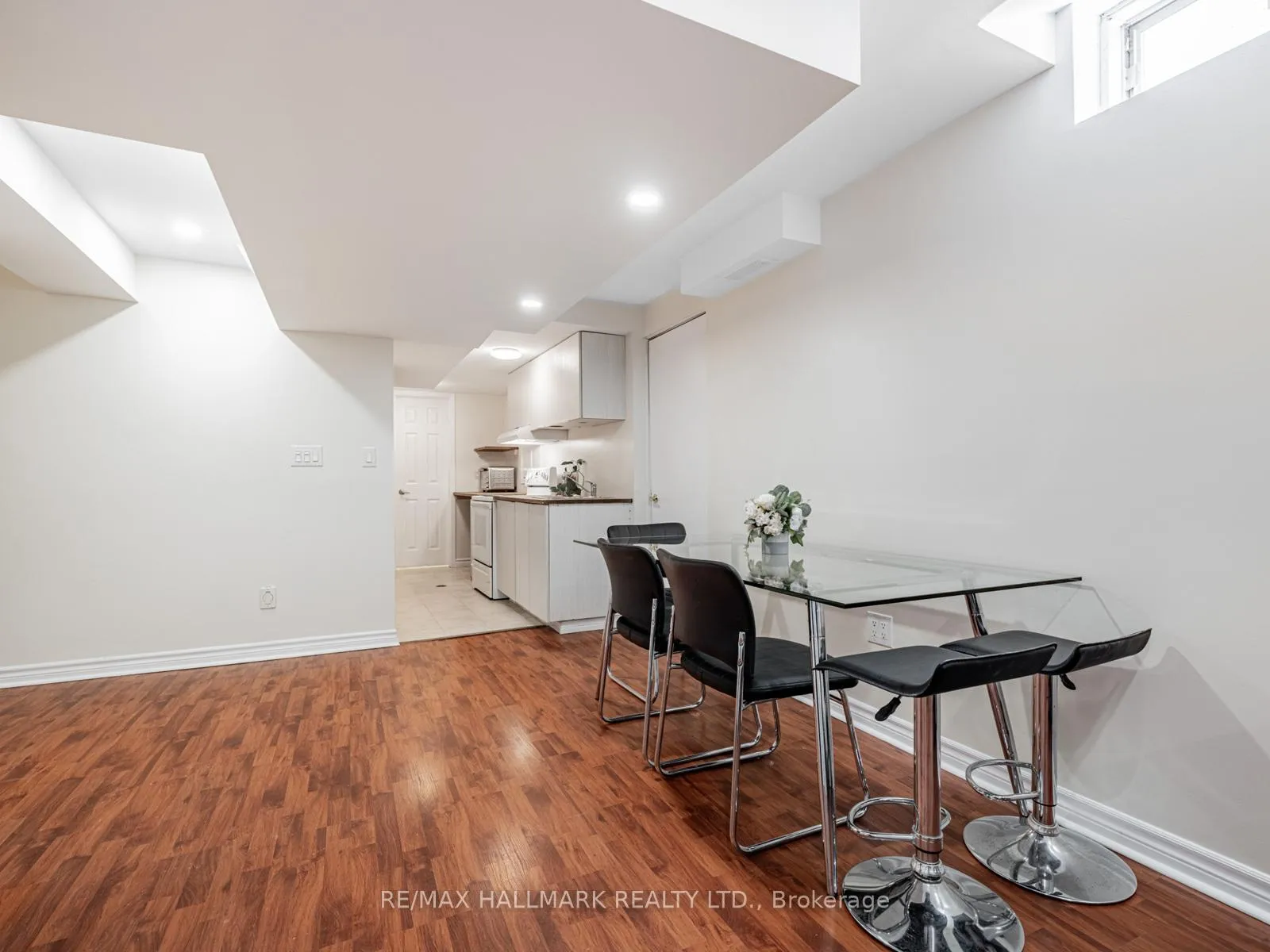 Photo 7 of Unit (BSMT), 2 Michelle Drive, Vaughan, East Woodbridge — HOMEH