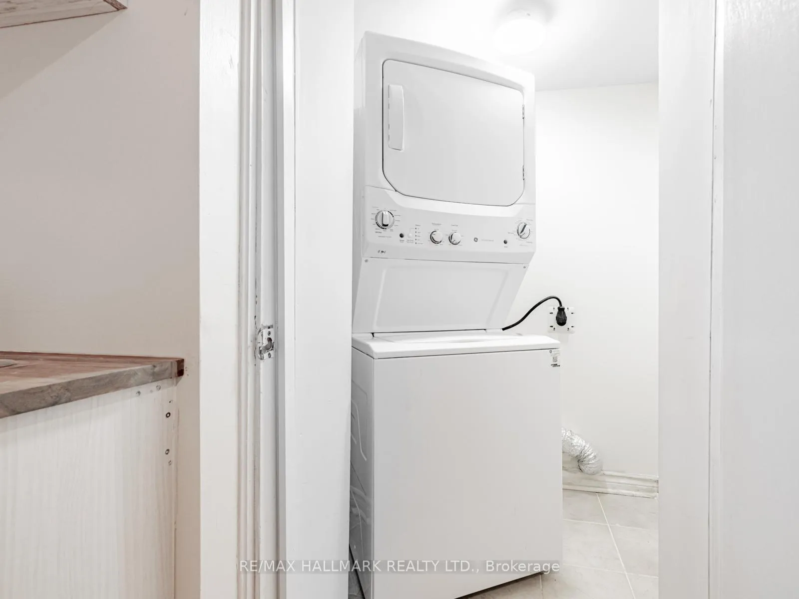 Photo 10 of Unit (BSMT), 2 Michelle Drive, Vaughan, East Woodbridge — HOMEH