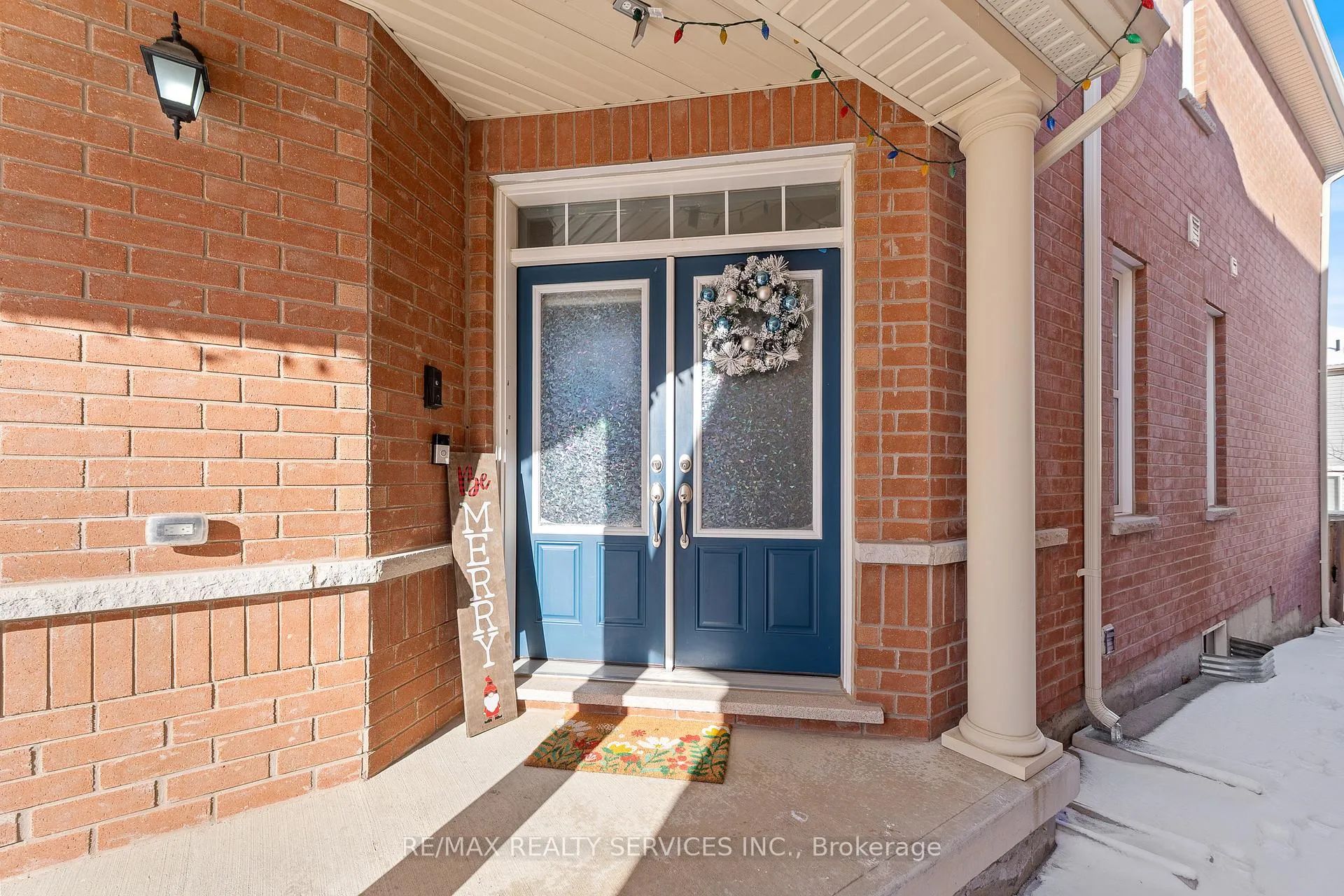 Photo 5 of 13 Fenchurch Drive, Brampton, Northwest Brampton — HOMEH