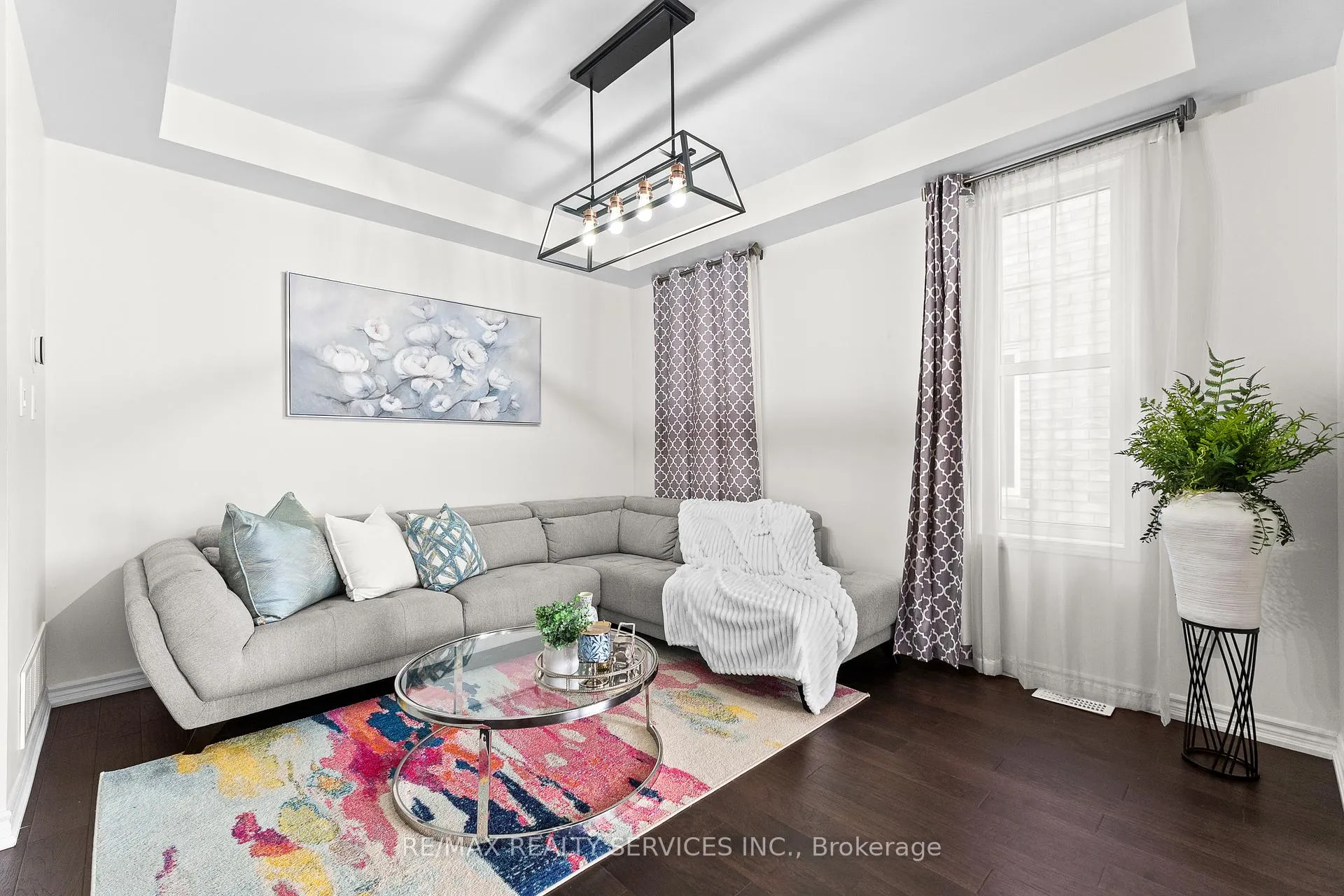 Photo 9 of 13 Fenchurch Drive, Brampton, Northwest Brampton — HOMEH