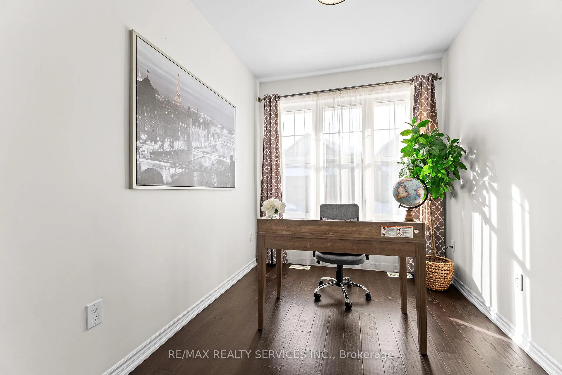 Photo 10 of 13 Fenchurch Drive, Brampton, Northwest Brampton — HOMEH