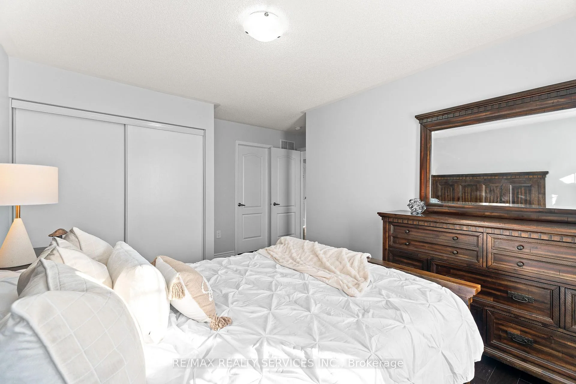 Photo 30 of 13 Fenchurch Drive, Brampton, Northwest Brampton — HOMEH
