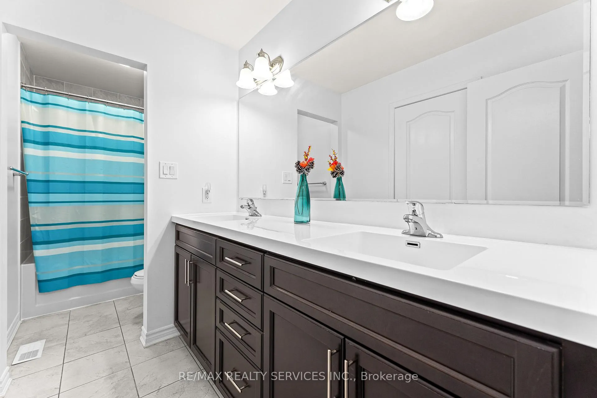 Photo 36 of 13 Fenchurch Drive, Brampton, Northwest Brampton — HOMEH