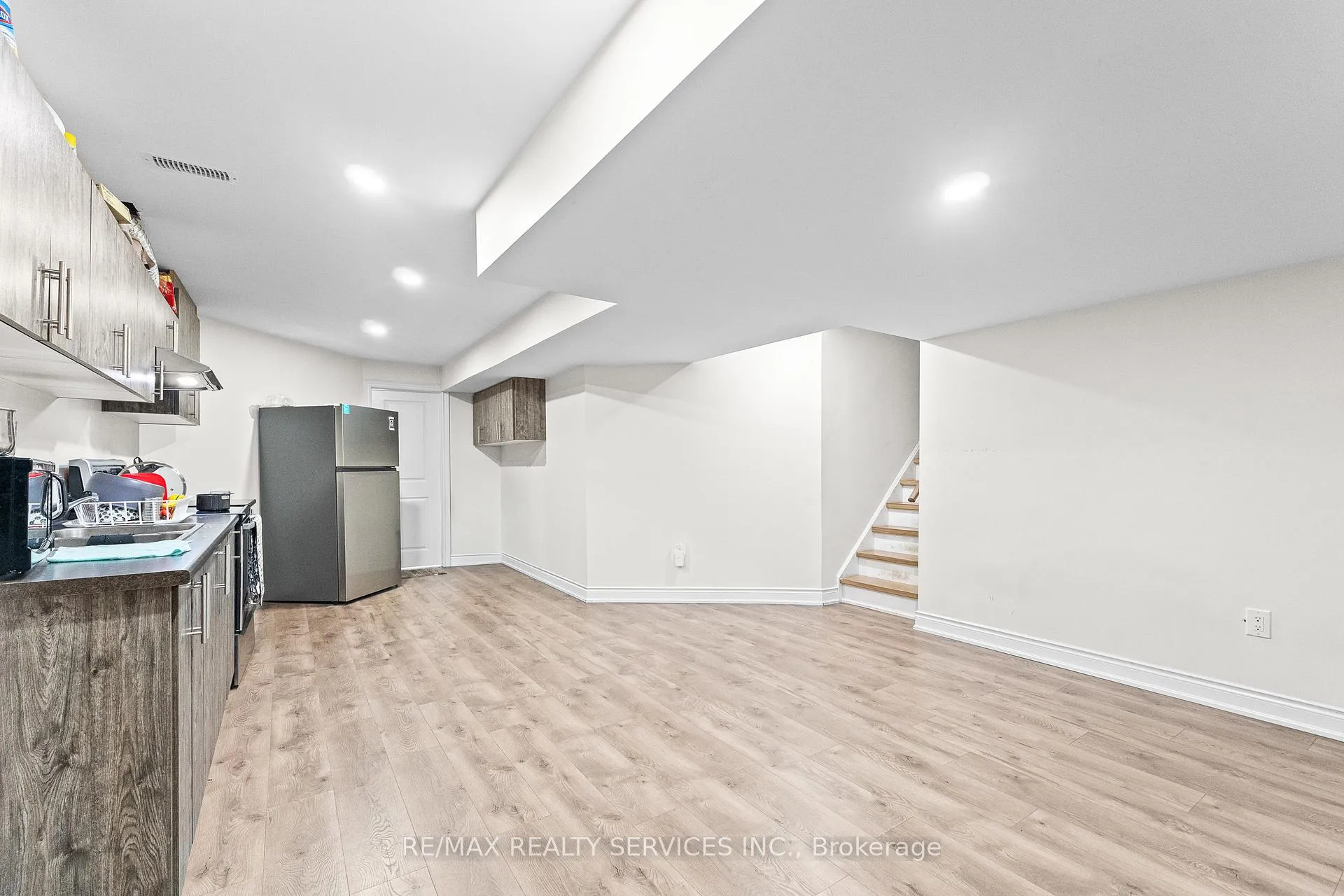 Photo 39 of 13 Fenchurch Drive, Brampton, Northwest Brampton — HOMEH