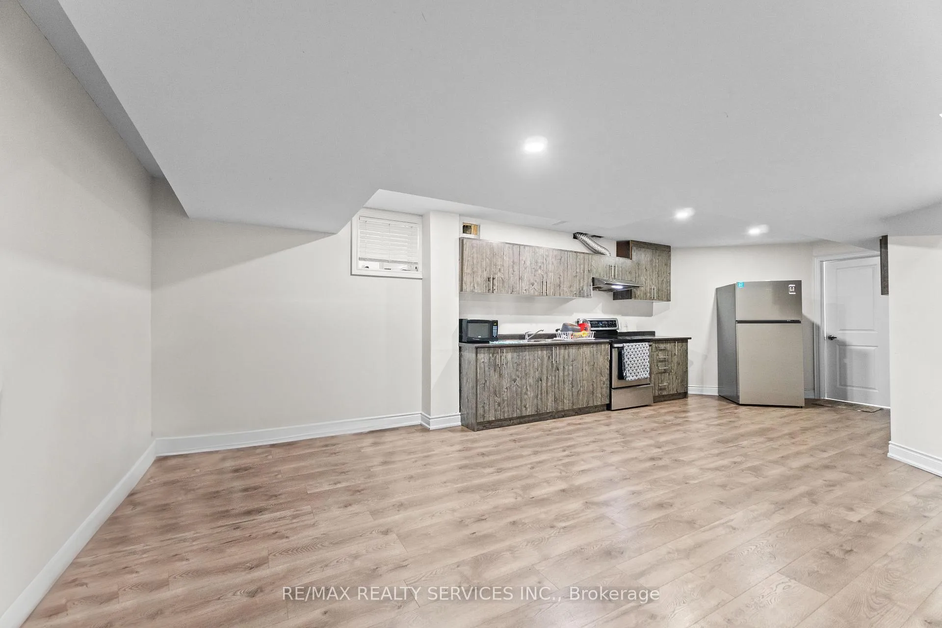 Photo 40 of 13 Fenchurch Drive, Brampton, Northwest Brampton — HOMEH