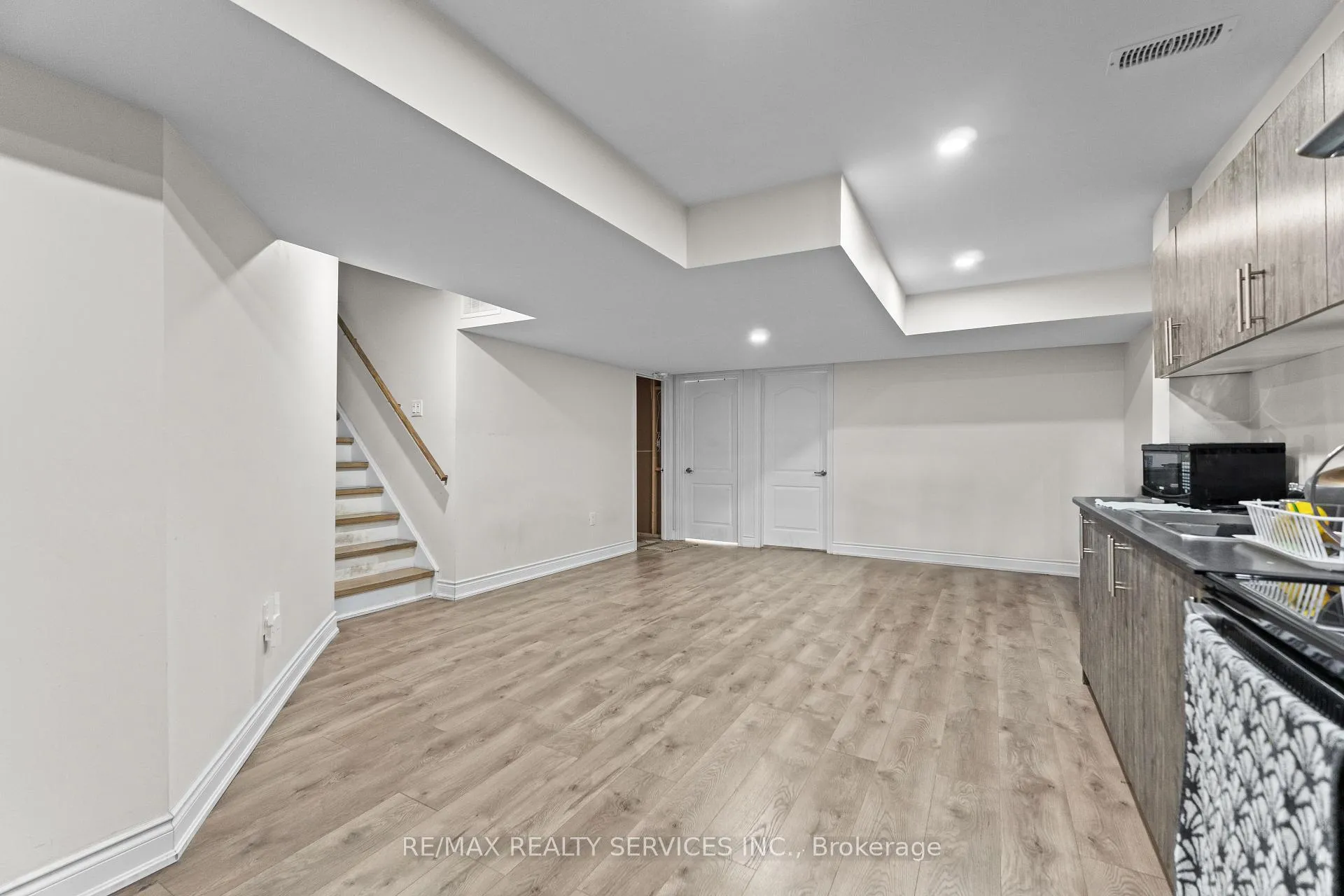 Photo 41 of 13 Fenchurch Drive, Brampton, Northwest Brampton — HOMEH