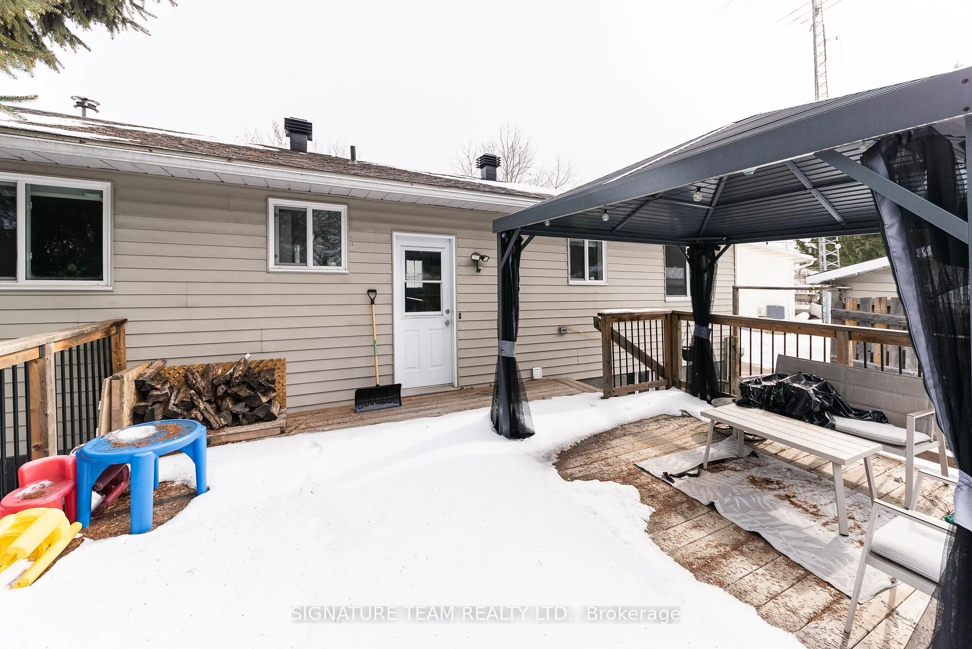 Photo 8 of 122 Springfield Crescent, Pembroke — HOMEH