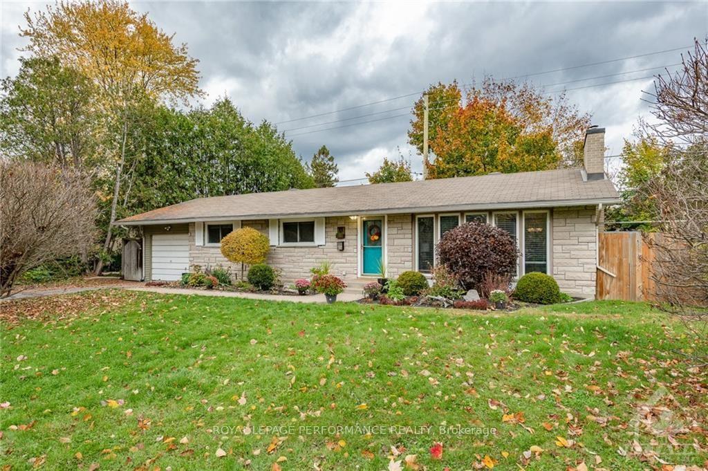 Photo 2 of 11 Evergreen Drive, Ottawa, Lynwood Village — HOMEH