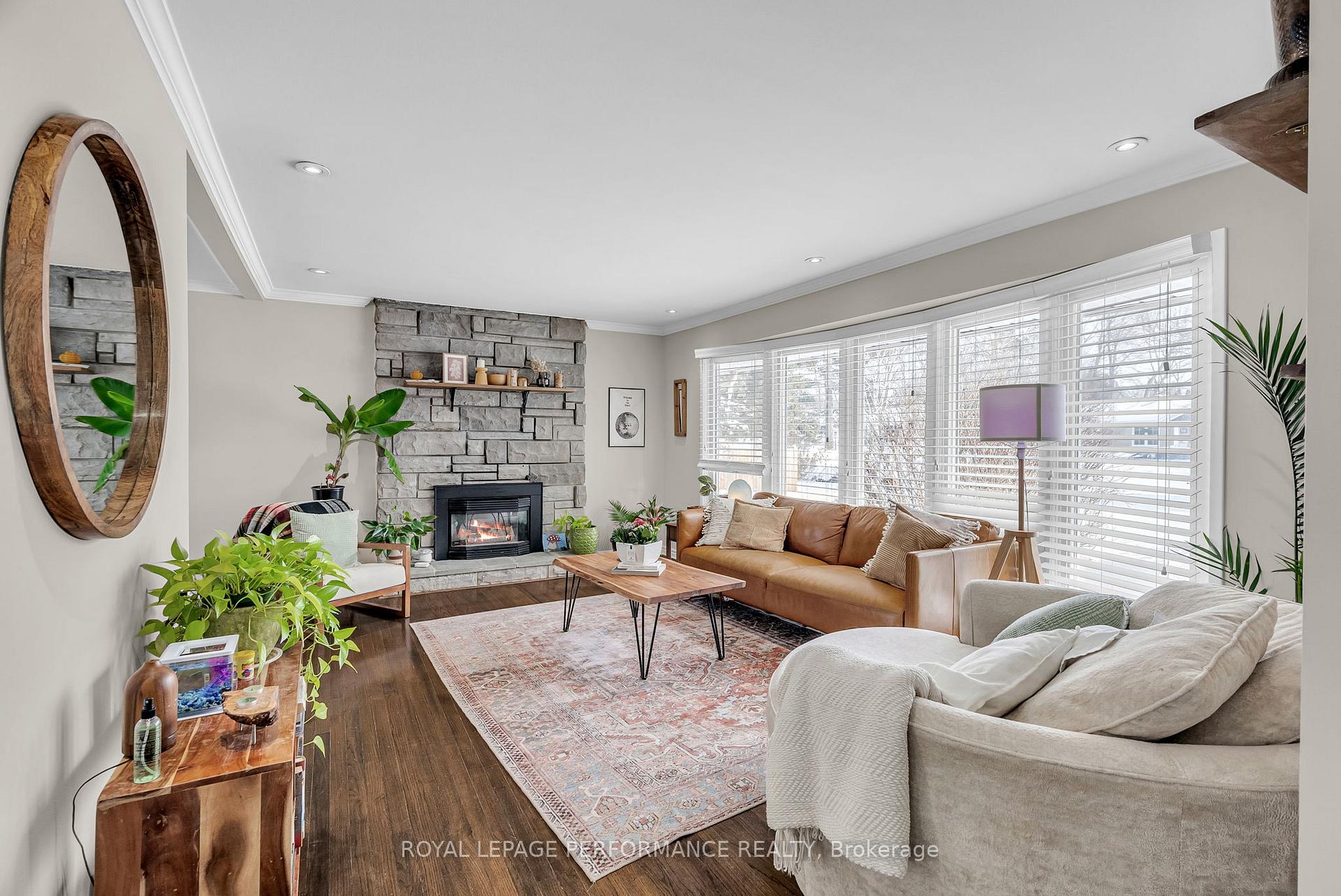 Photo 5 of 11 Evergreen Drive, Ottawa, Lynwood Village — HOMEH