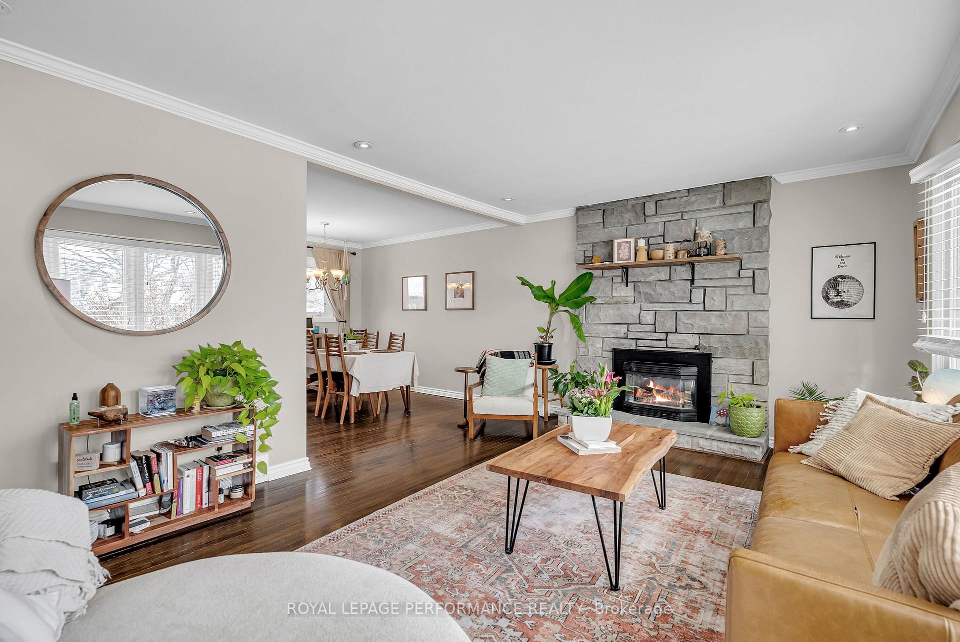 Photo 9 of 11 Evergreen Drive, Ottawa, Lynwood Village — HOMEH