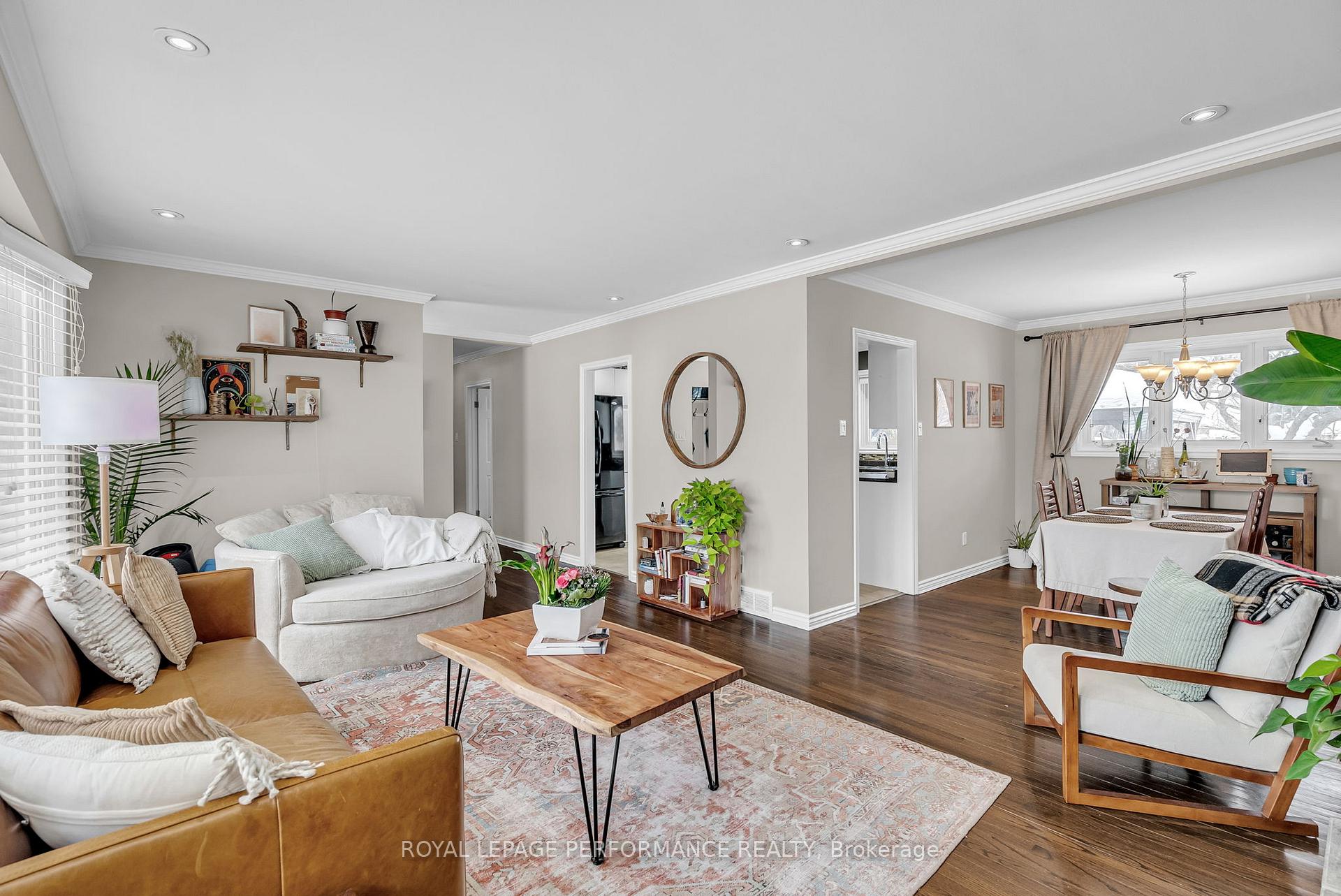Photo 8 of 11 Evergreen Drive, Ottawa, Lynwood Village — HOMEH