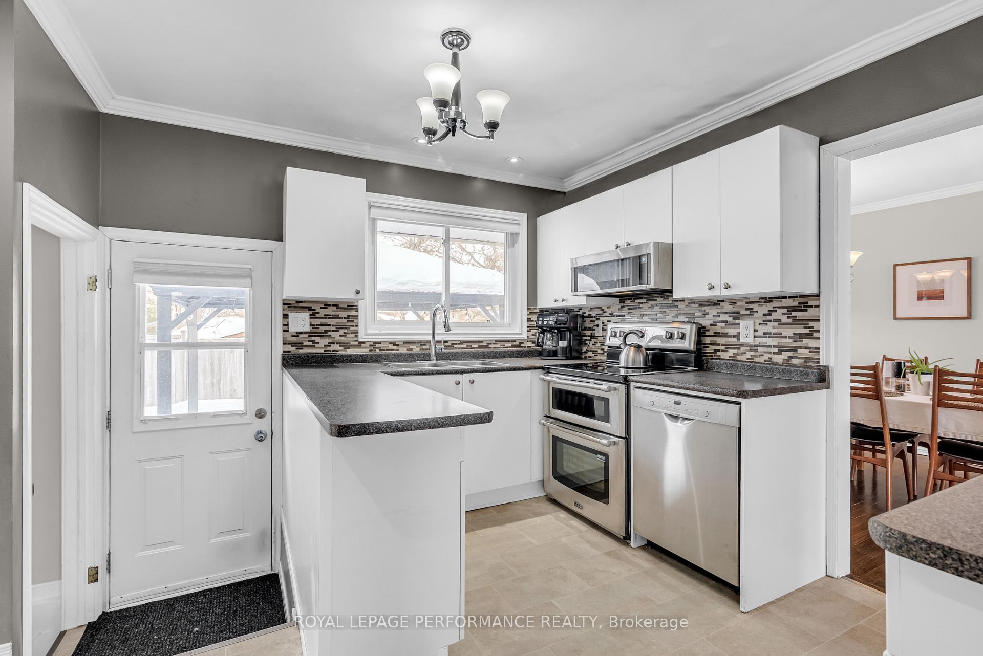 Photo 11 of 11 Evergreen Drive, Ottawa, Lynwood Village — HOMEH