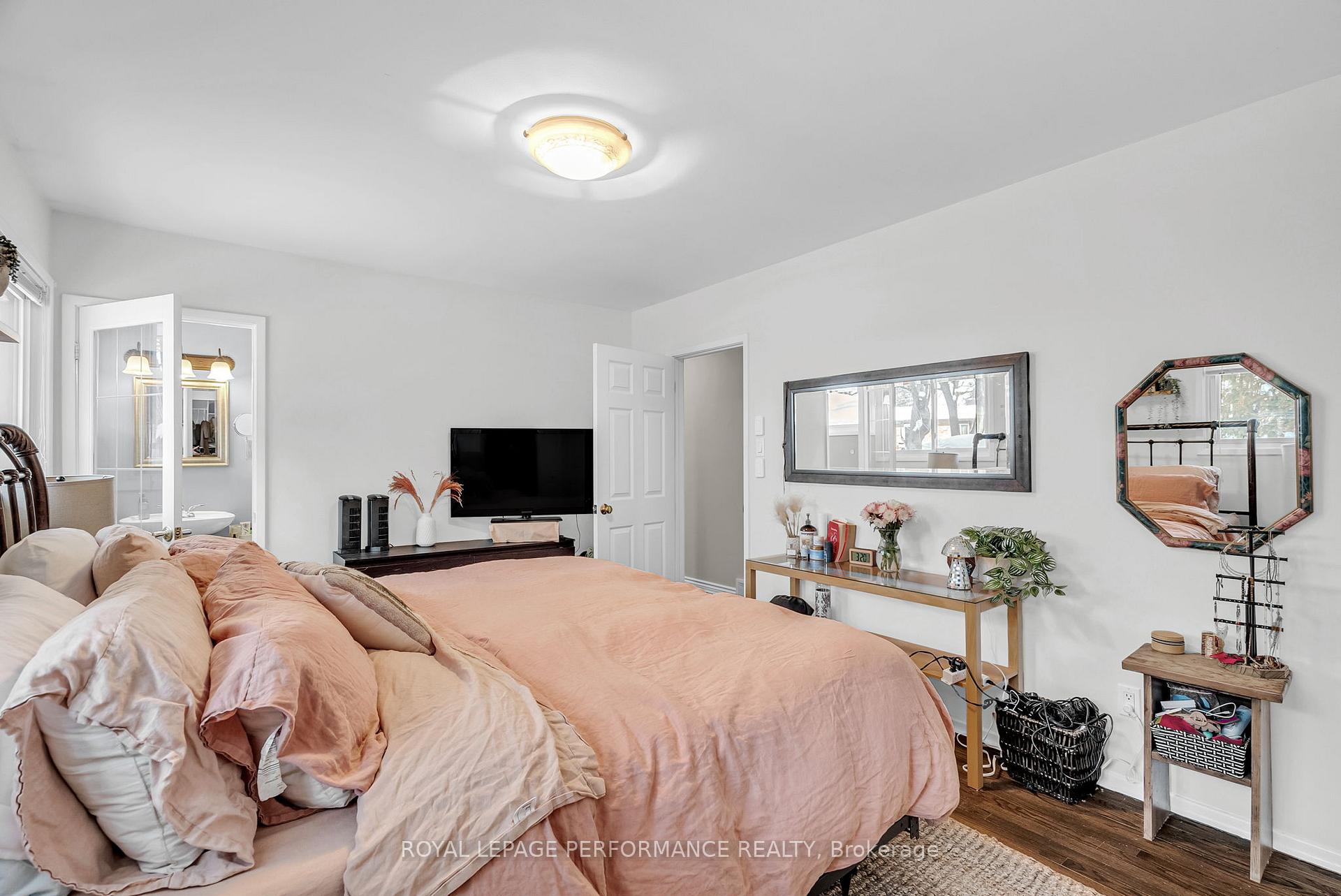 Photo 32 of 11 Evergreen Drive, Ottawa, Lynwood Village — HOMEH