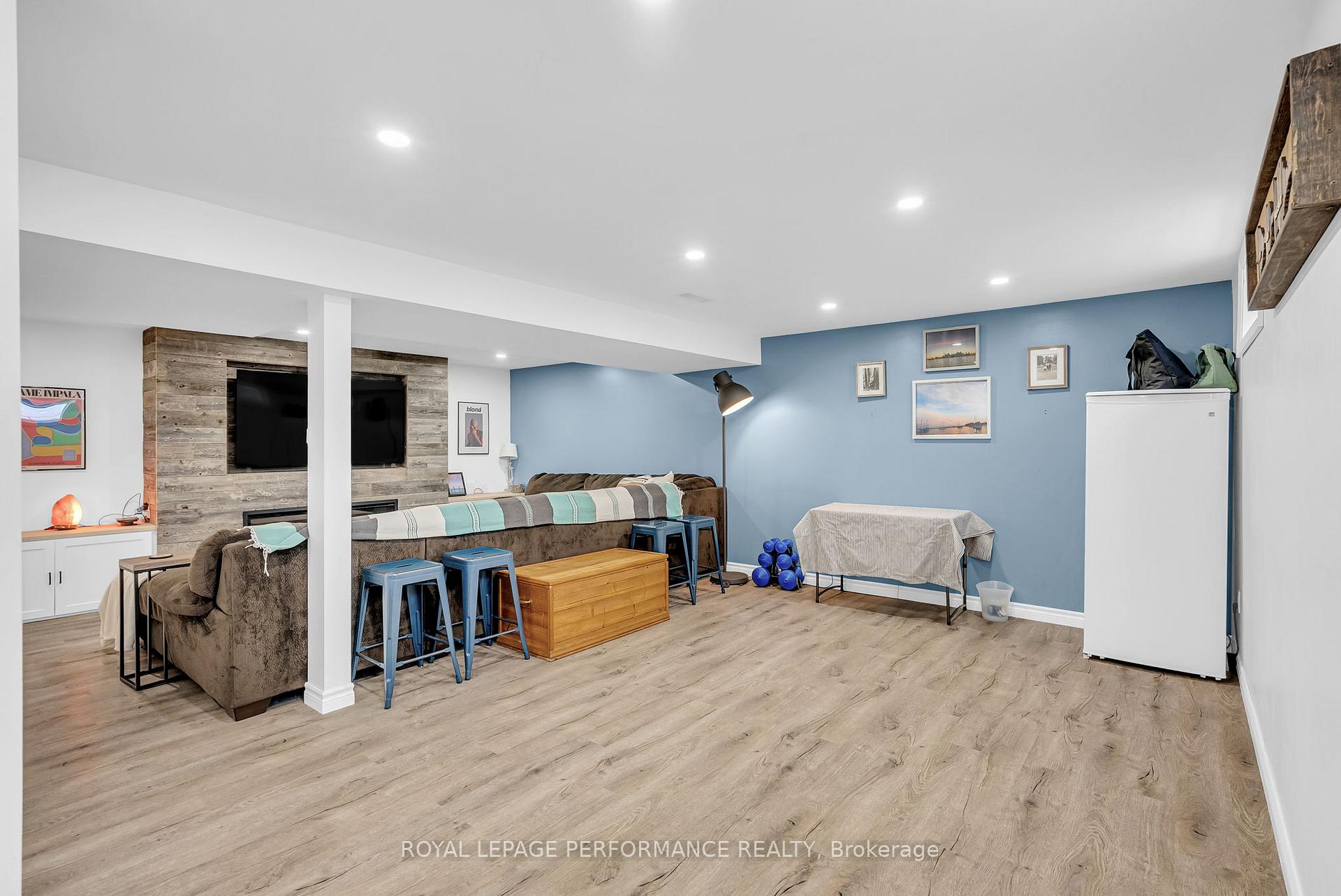 Photo 27 of 11 Evergreen Drive, Ottawa, Lynwood Village — HOMEH