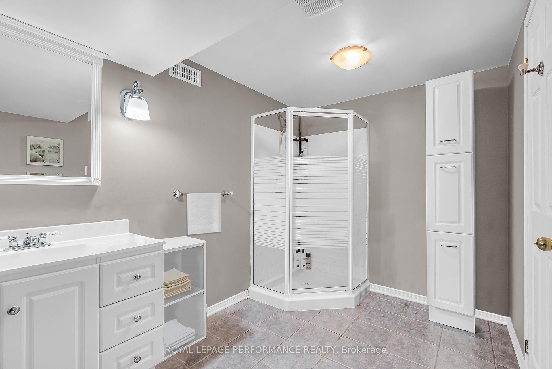 Photo 35 of 11 Evergreen Drive, Ottawa, Lynwood Village — HOMEH