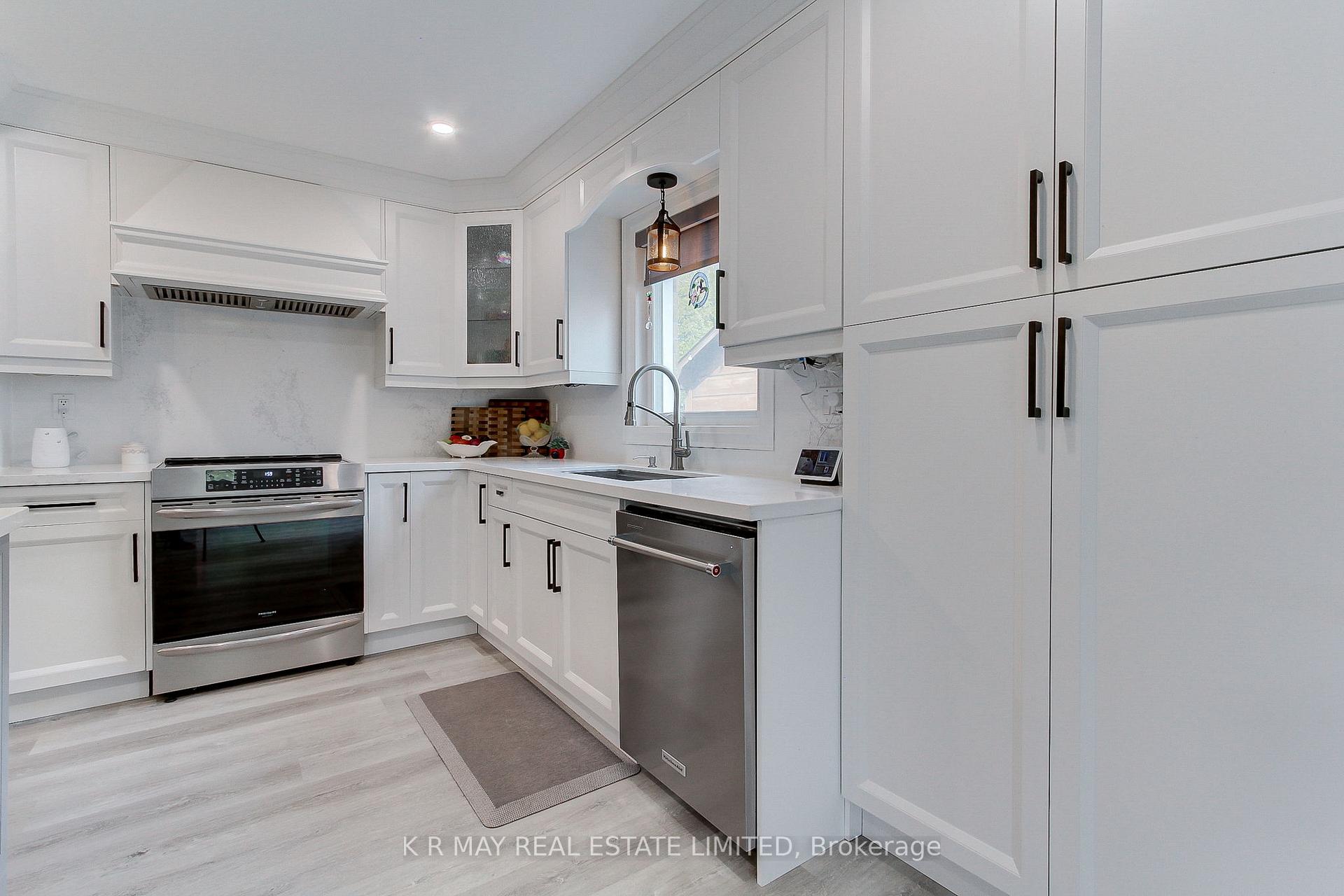 Photo 11 of 41 Enzo Crescent, Uxbridge — HOMEH