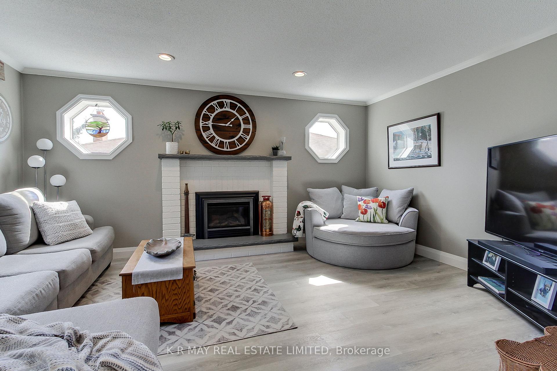Photo 17 of 41 Enzo Crescent, Uxbridge — HOMEH