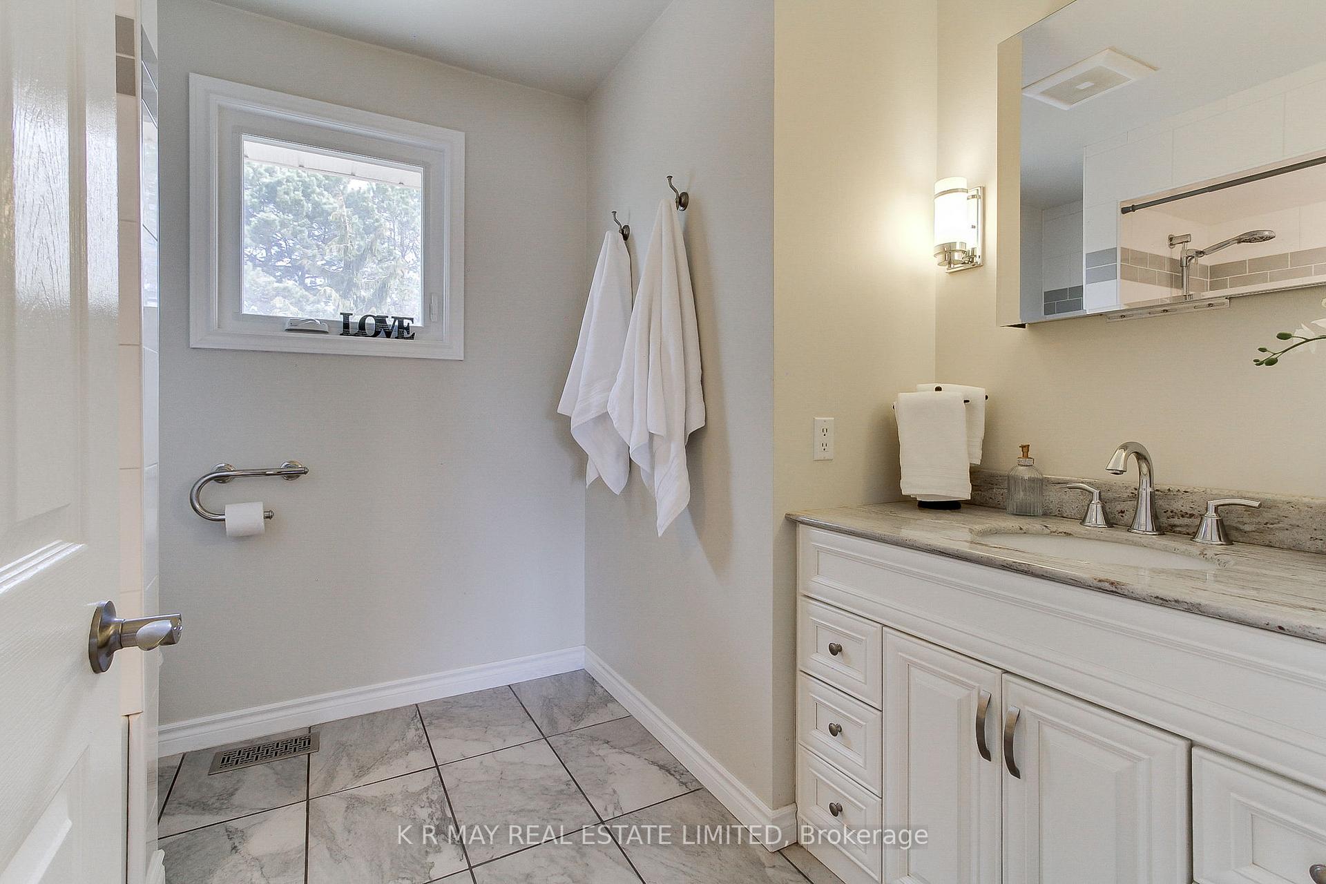 Photo 29 of 41 Enzo Crescent, Uxbridge — HOMEH