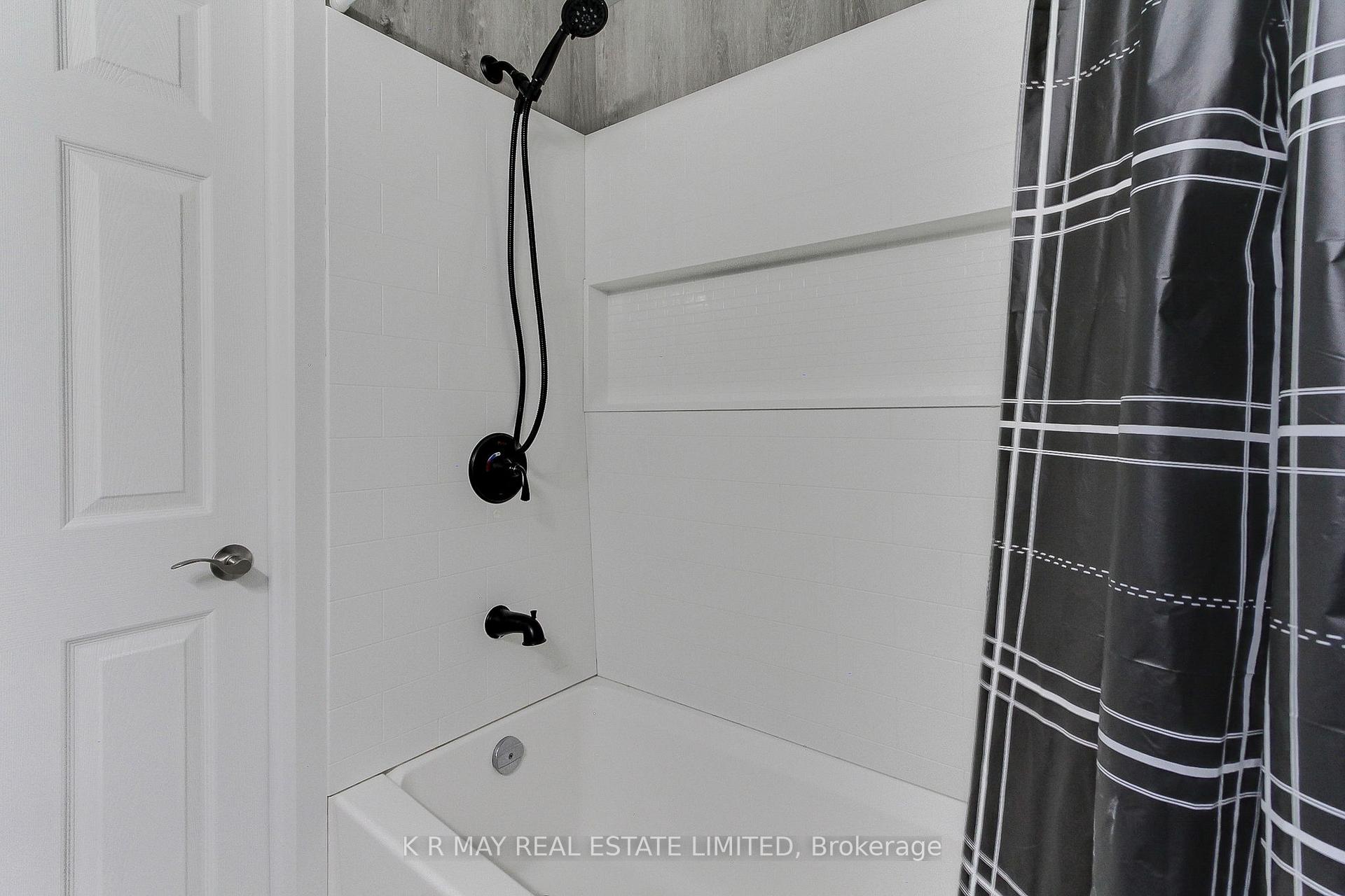 Photo 43 of 41 Enzo Crescent, Uxbridge — HOMEH