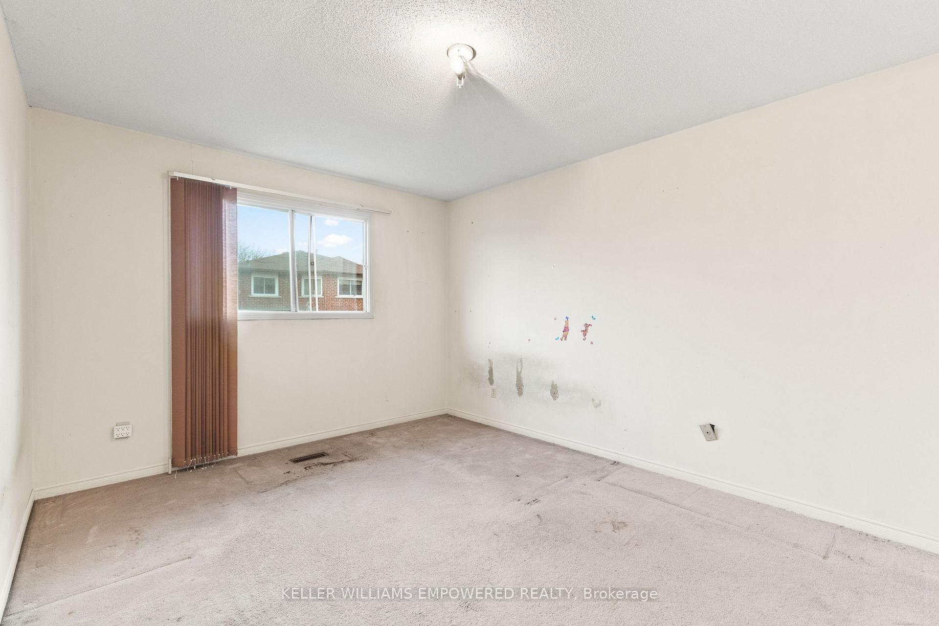 Photo 20 of 53 Anthony Lane, Vaughan, Glen Shields — HOMEH