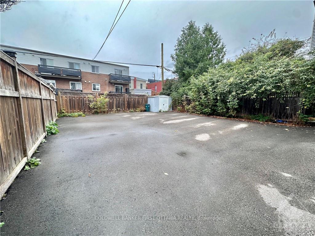 Photo 16 of 208 Cambridge Street N, Ottawa, West Centre Town — HOMEH