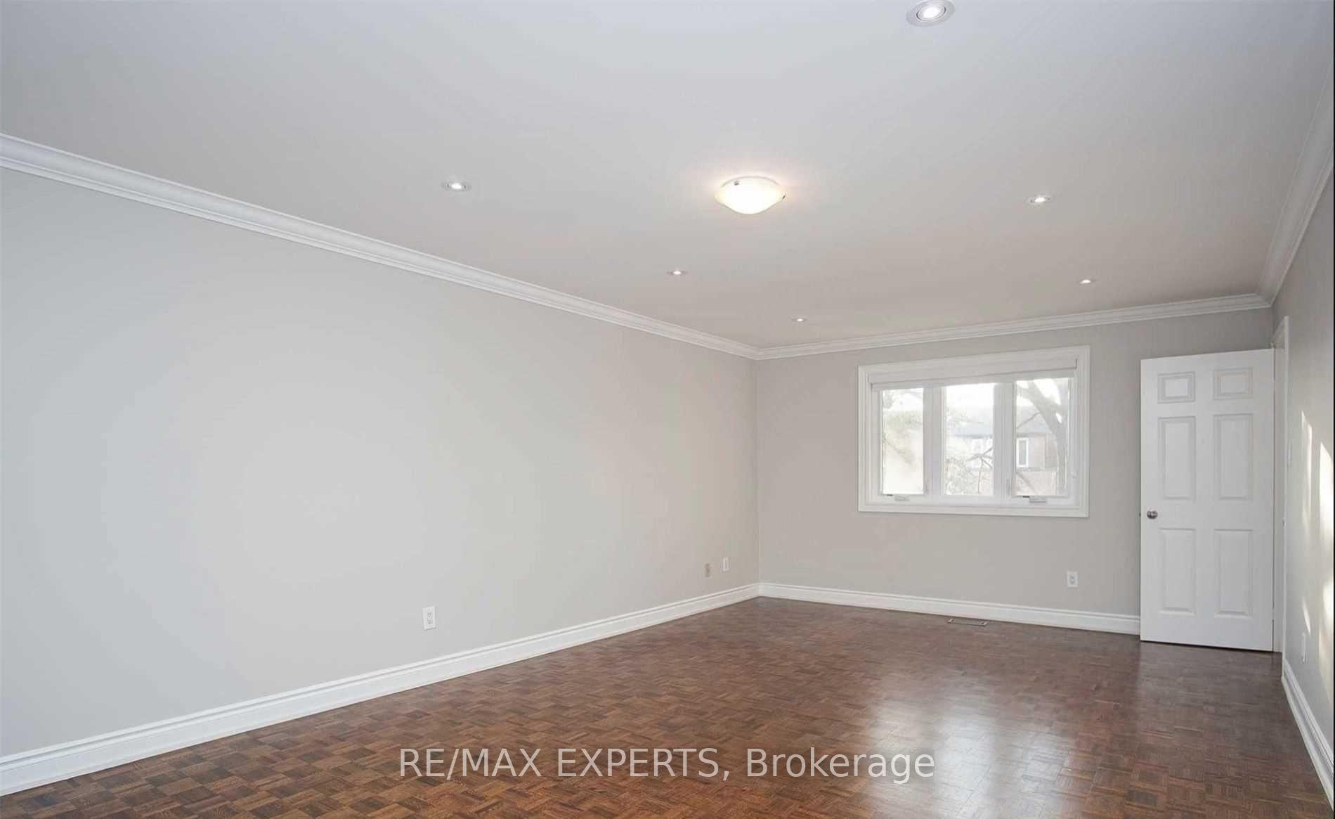 Photo 13 of 33 Rose Green Drive, Vaughan, Uplands — HOMEH