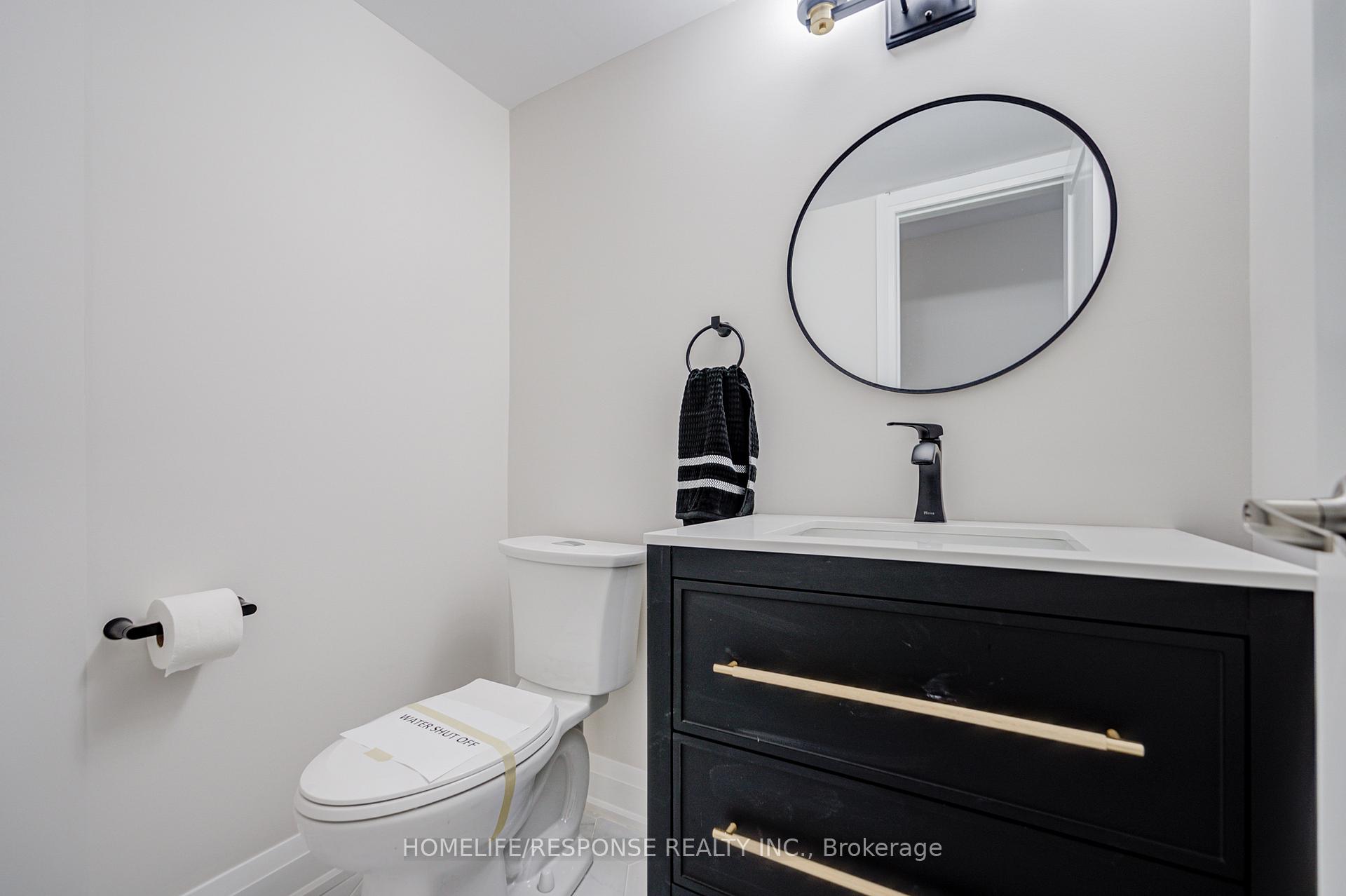 Photo 5 of 49 Kale Crescent, Vaughan, Maple — HOMEH