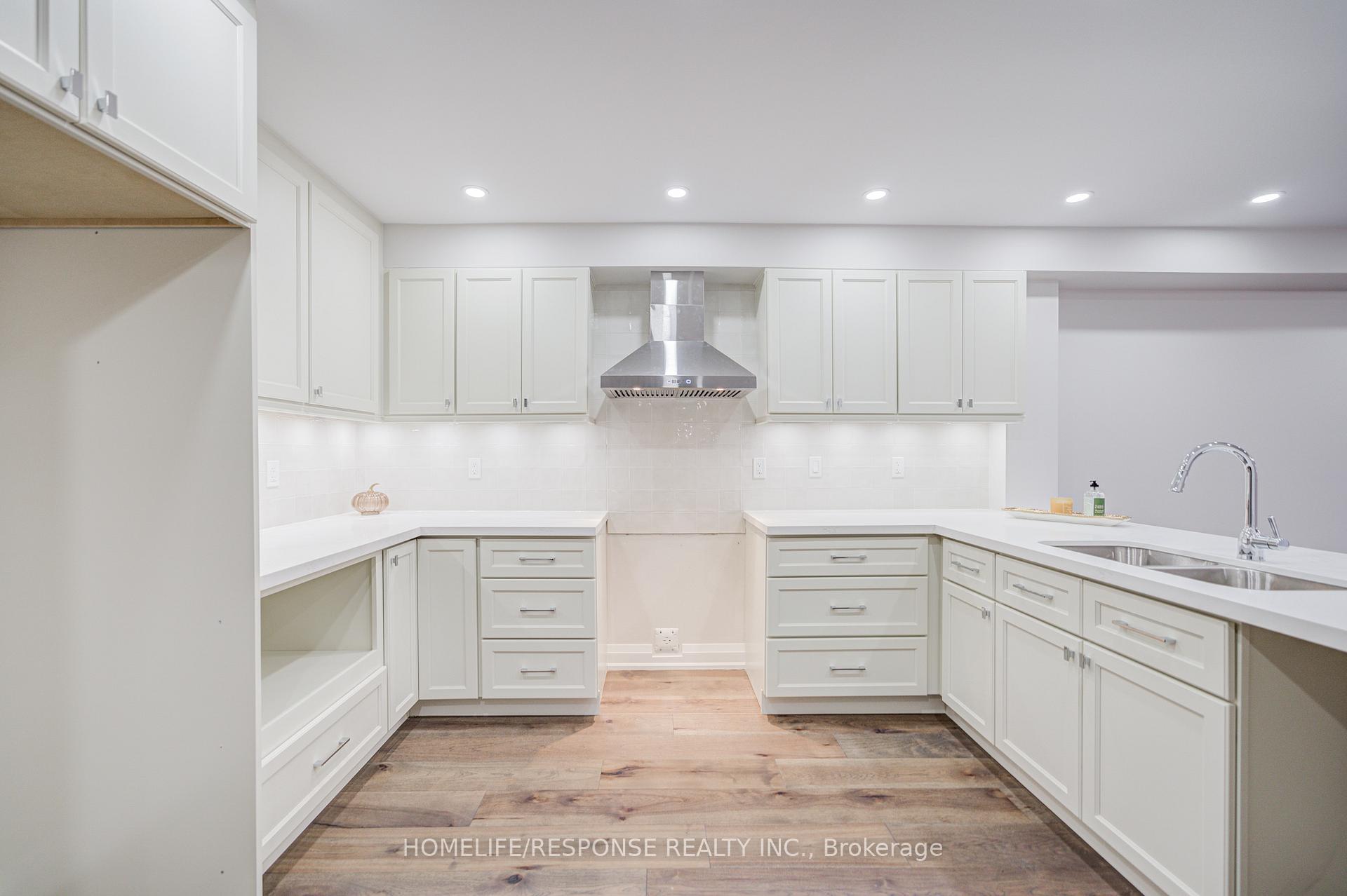 Photo 11 of 49 Kale Crescent, Vaughan, Maple — HOMEH