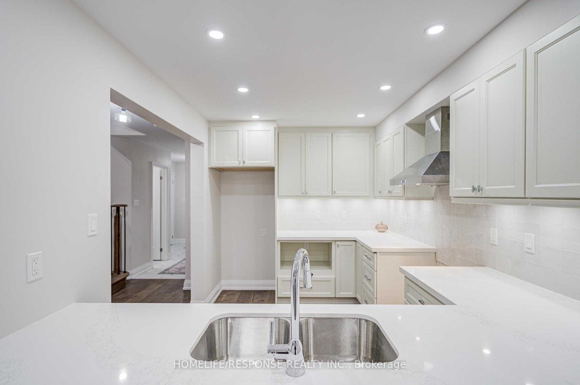 Photo 14 of 49 Kale Crescent, Vaughan, Maple — HOMEH