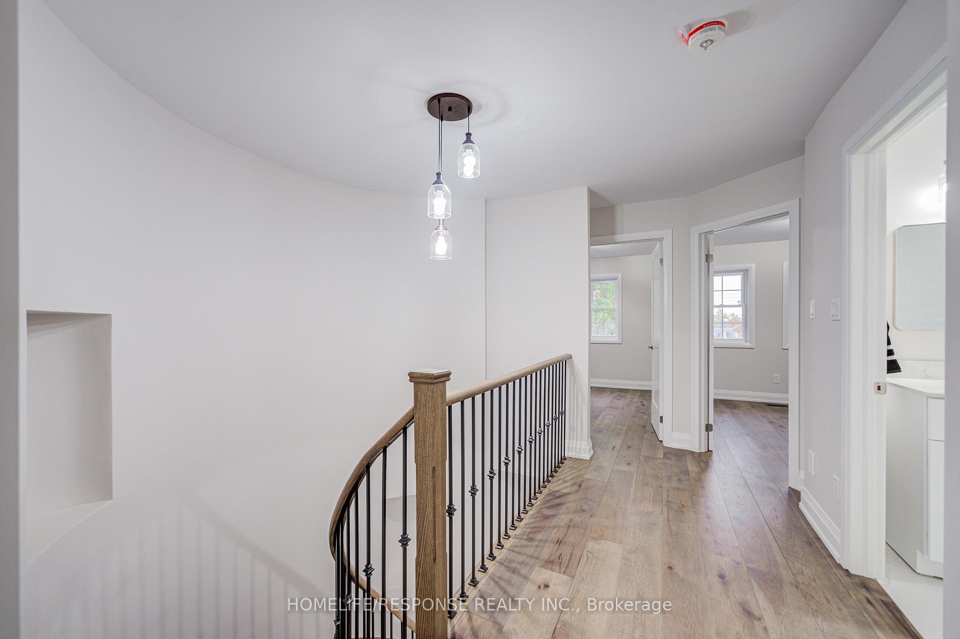 Photo 21 of 49 Kale Crescent, Vaughan, Maple — HOMEH