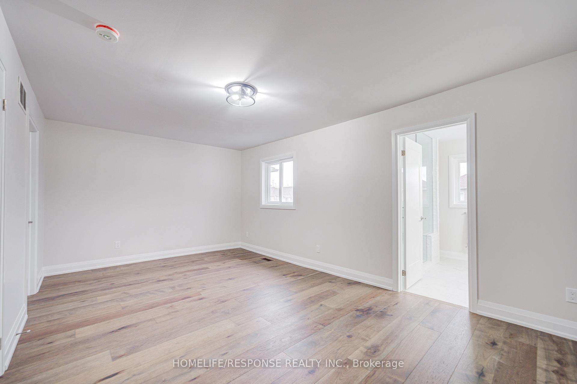 Photo 22 of 49 Kale Crescent, Vaughan, Maple — HOMEH