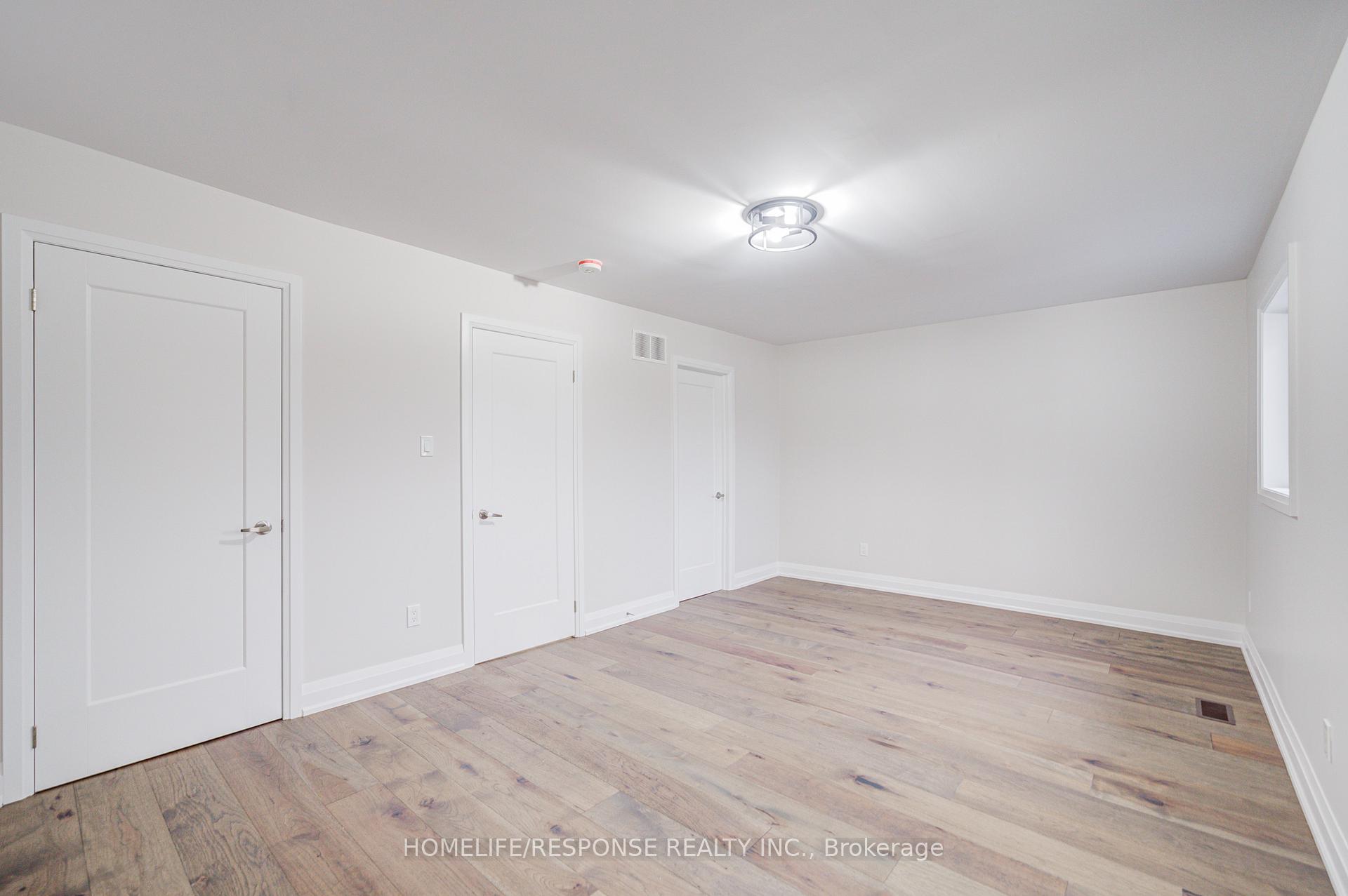 Photo 23 of 49 Kale Crescent, Vaughan, Maple — HOMEH