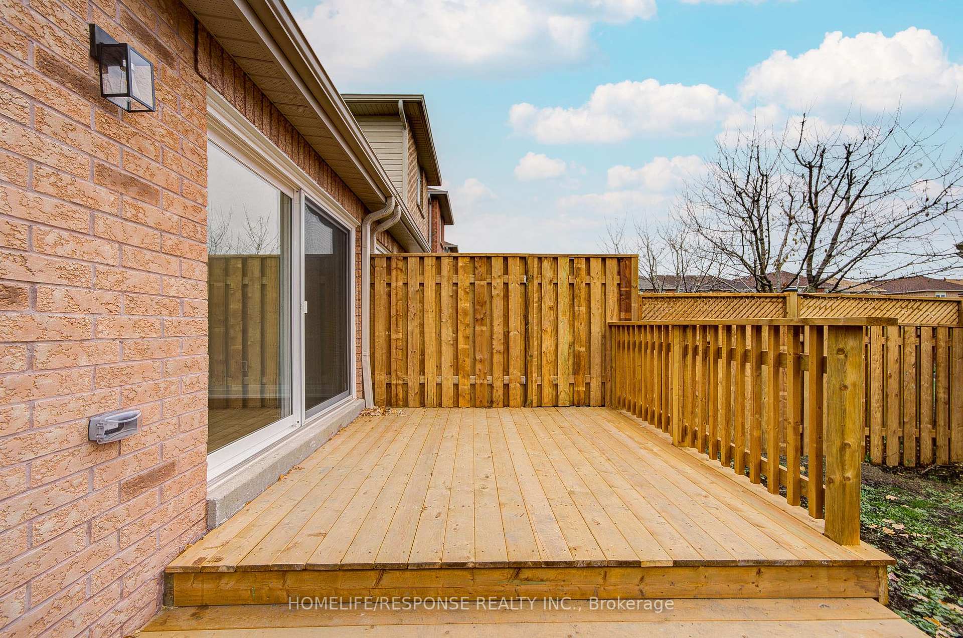 Photo 36 of 49 Kale Crescent, Vaughan, Maple — HOMEH