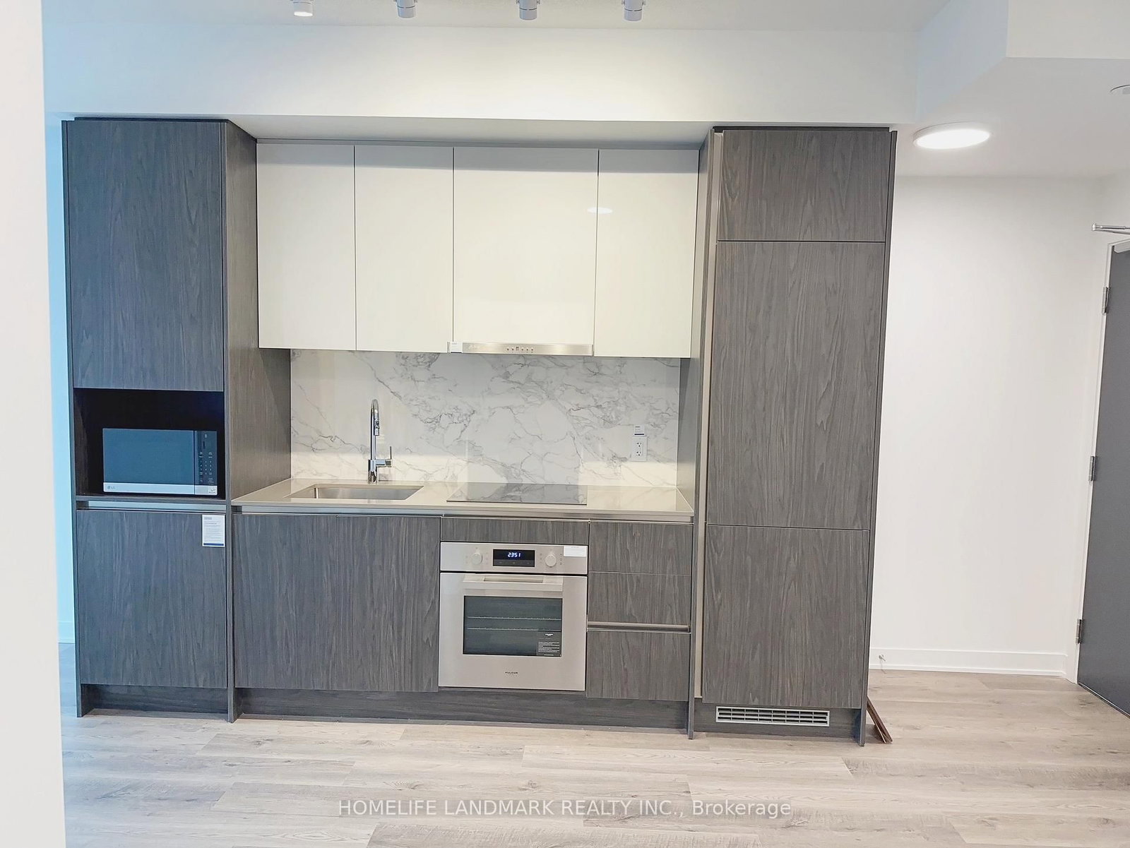 Photo 10 of Unit 1805, 180 Front St E, Toronto, Moss Park — HOMEH