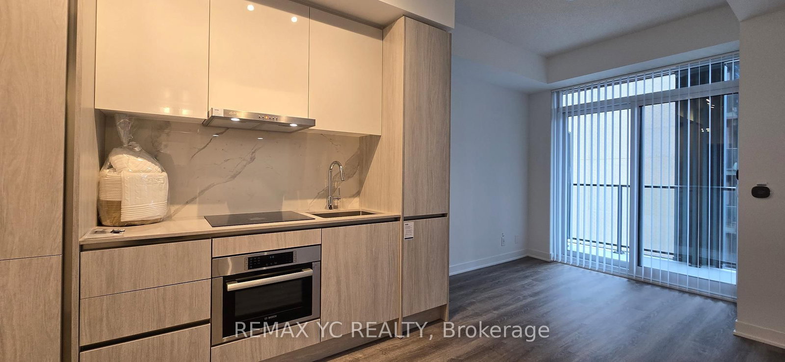 Photo 2 of Unit 1616, 180 Front St E, Toronto, Moss Park — HOMEH