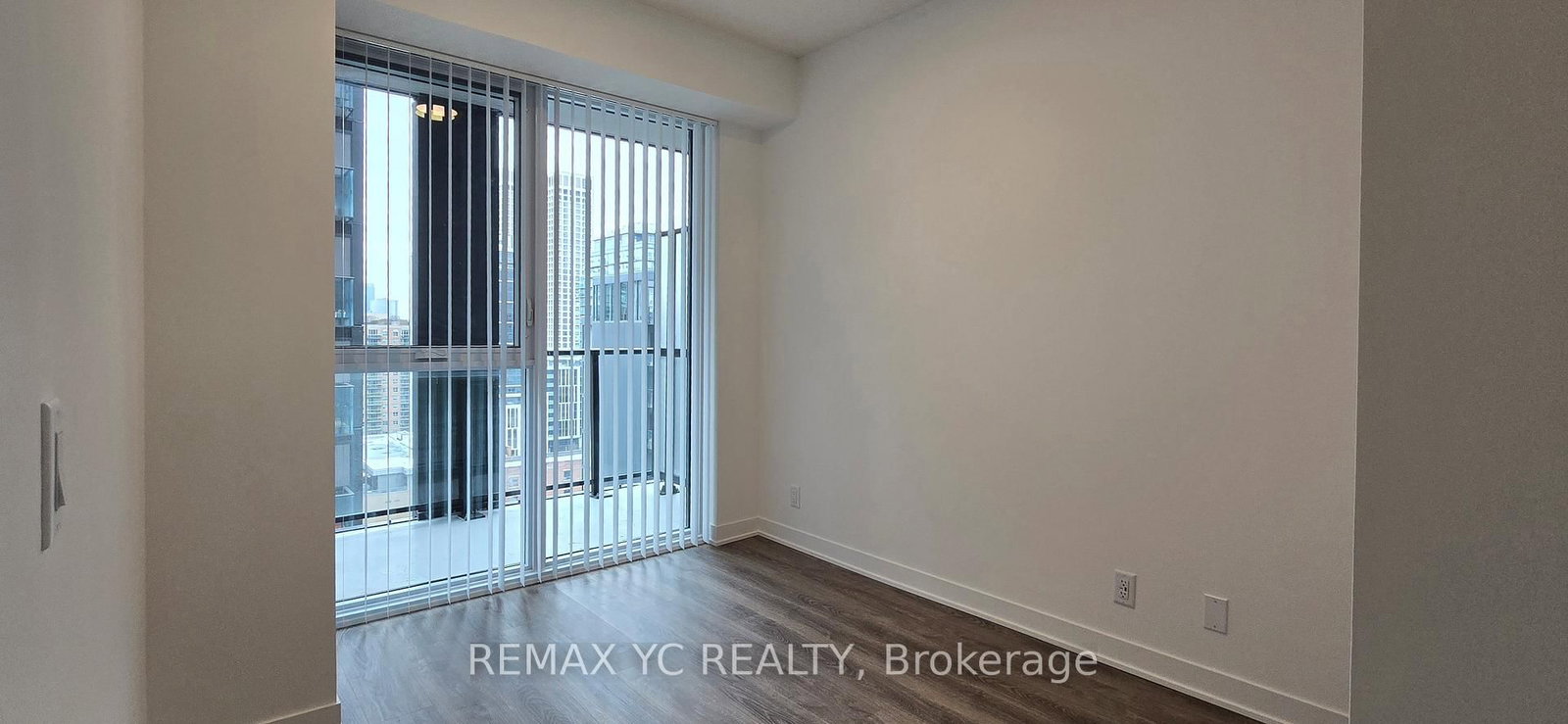 Photo 8 of Unit 1616, 180 Front St E, Toronto, Moss Park — HOMEH