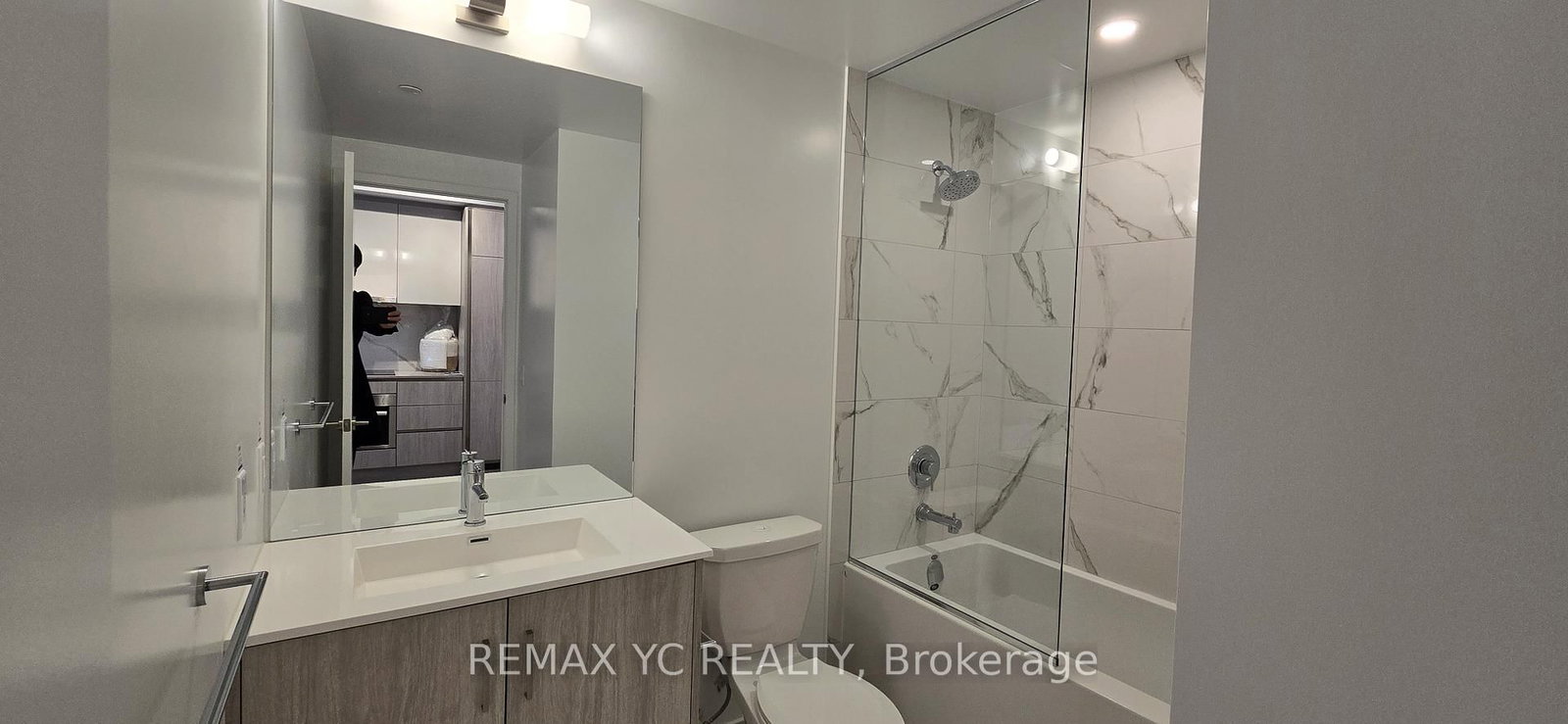Photo 9 of Unit 1616, 180 Front St E, Toronto, Moss Park — HOMEH
